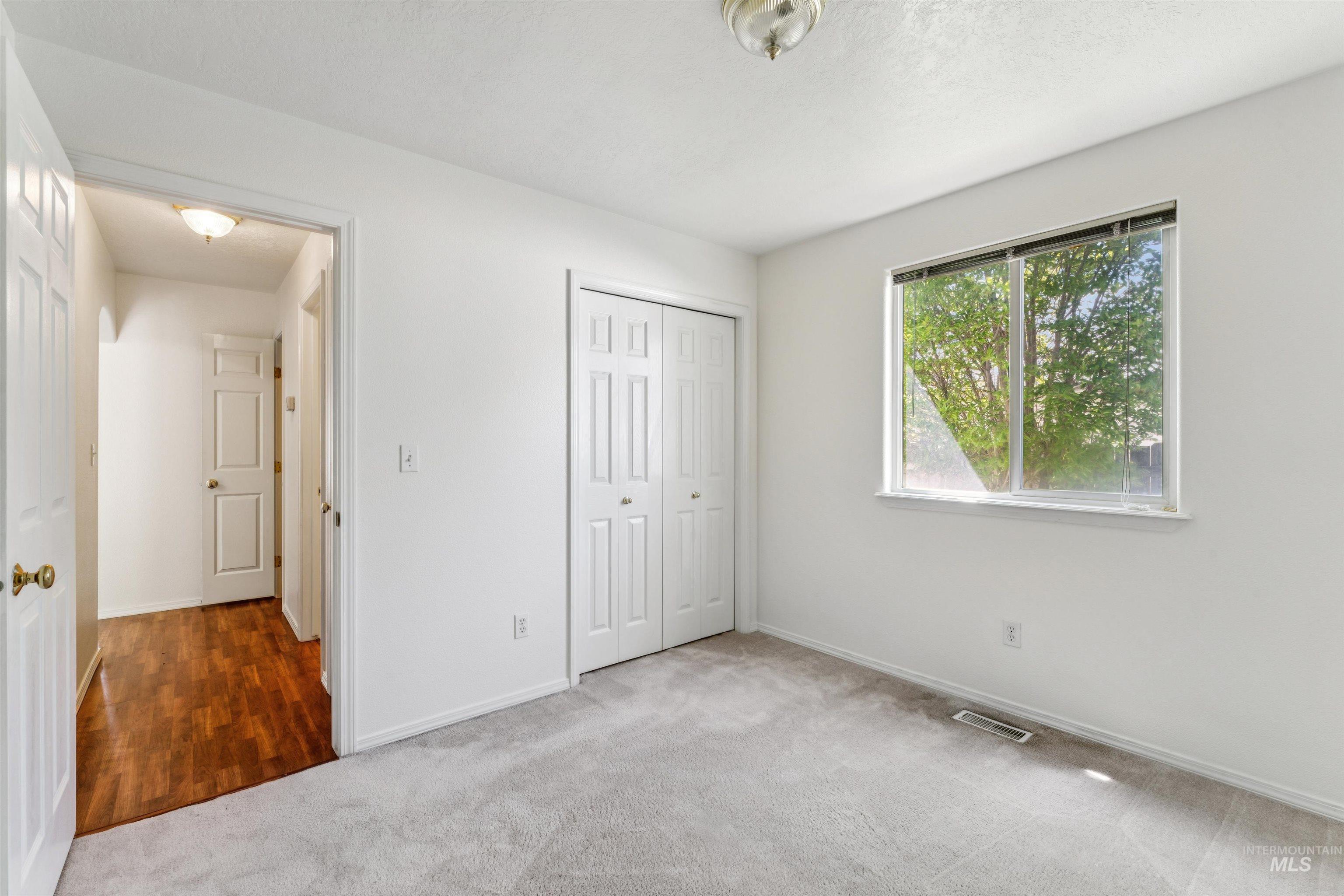 1196 W Karat Way, Kuna, Idaho 83634, 3 Bedrooms, 2 Bathrooms, Residential For Sale, Price $370,000,MLS 98983460