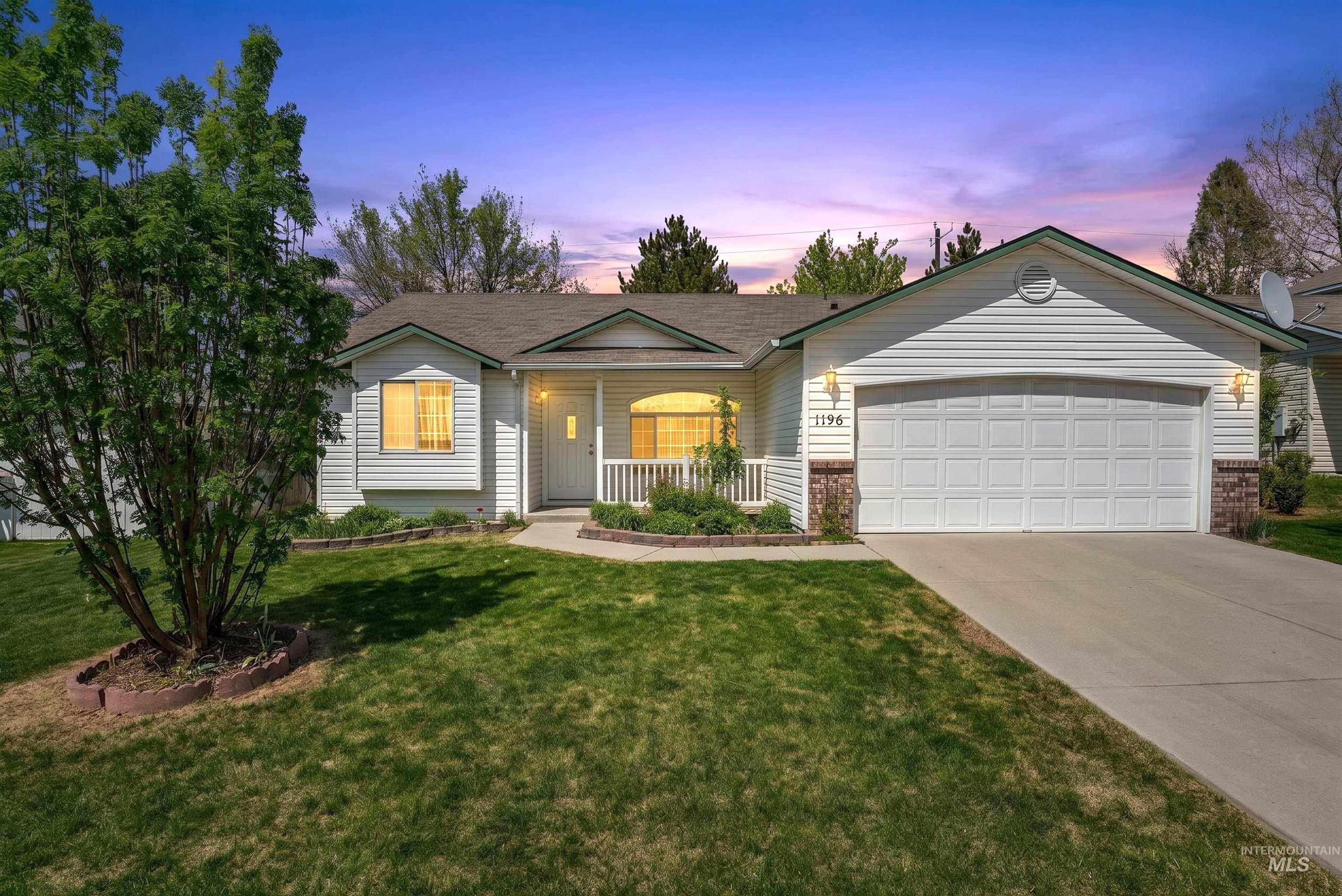 1196 W Karat Way, Kuna, Idaho 83634, 3 Bedrooms, 2 Bathrooms, Residential For Sale, Price $370,000,MLS 98983460