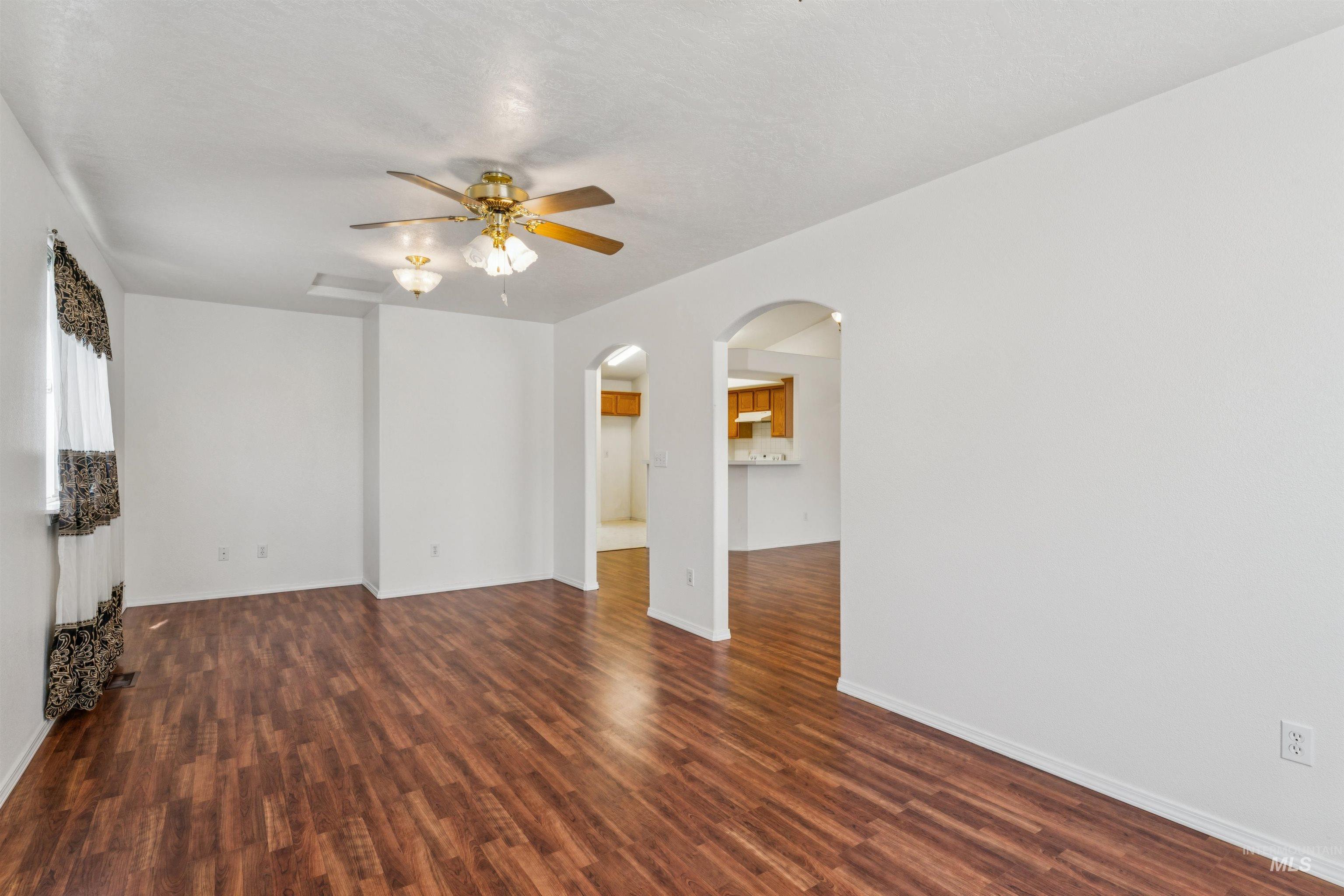 1196 W Karat Way, Kuna, Idaho 83634, 3 Bedrooms, 2 Bathrooms, Residential For Sale, Price $370,000,MLS 98983460