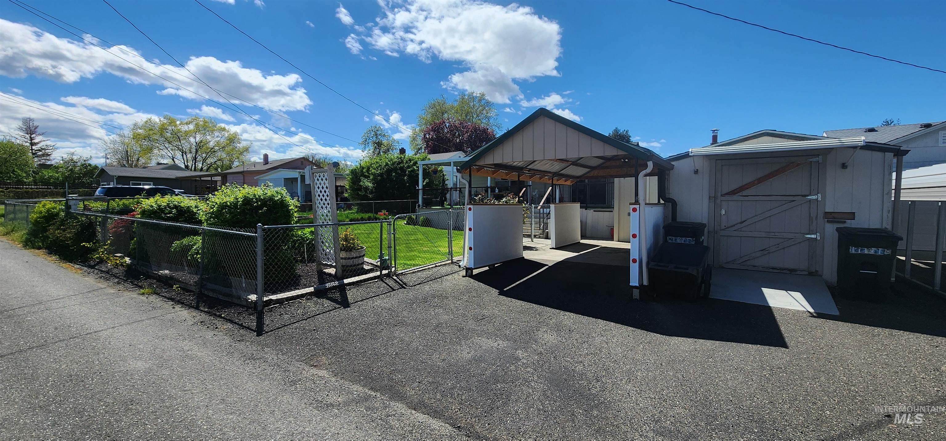 1311 4th Street, Clarkston, Washington 99403, 4 Bedrooms, 2 Bathrooms, Residential For Sale, Price $399,900,MLS 98983463