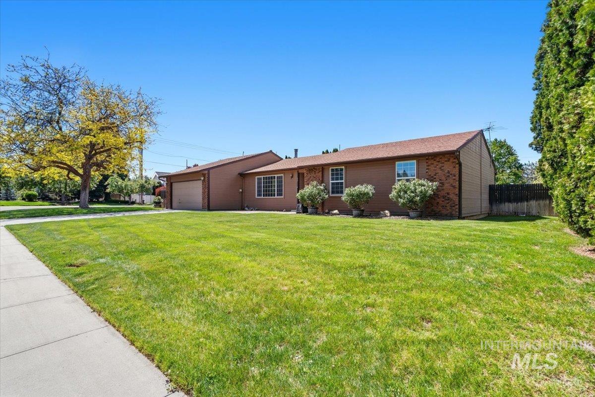 95 S Andrew St., Nampa, Idaho 83651-2462, 3 Bedrooms, 2 Bathrooms, Residential For Sale, Price $349,000,MLS 98983464