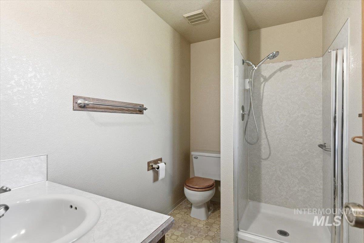 95 S Andrew St., Nampa, Idaho 83651-2462, 3 Bedrooms, 2 Bathrooms, Residential For Sale, Price $349,000,MLS 98983464