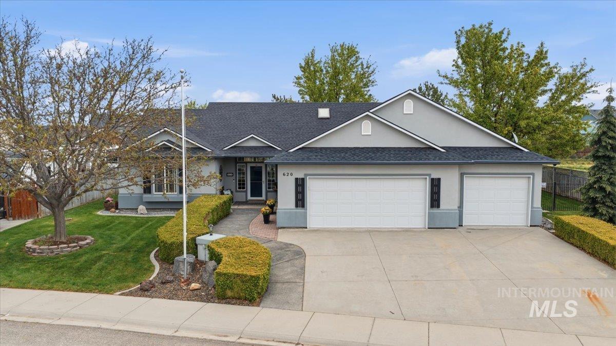 620 E Sable Ridge Dr, Kuna, Idaho 83634, 3 Bedrooms, 2 Bathrooms, Residential For Sale, Price $459,900,MLS 98983465