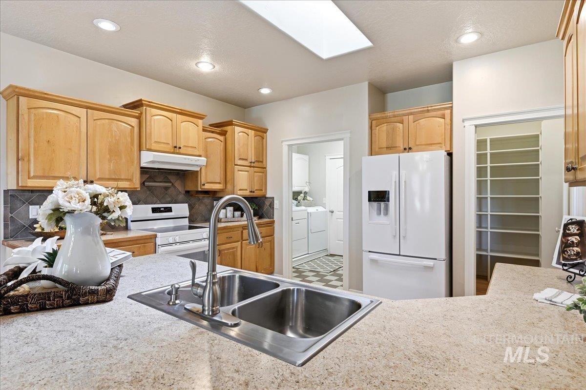 620 E Sable Ridge Dr, Kuna, Idaho 83634, 3 Bedrooms, 2 Bathrooms, Residential For Sale, Price $459,900,MLS 98983465