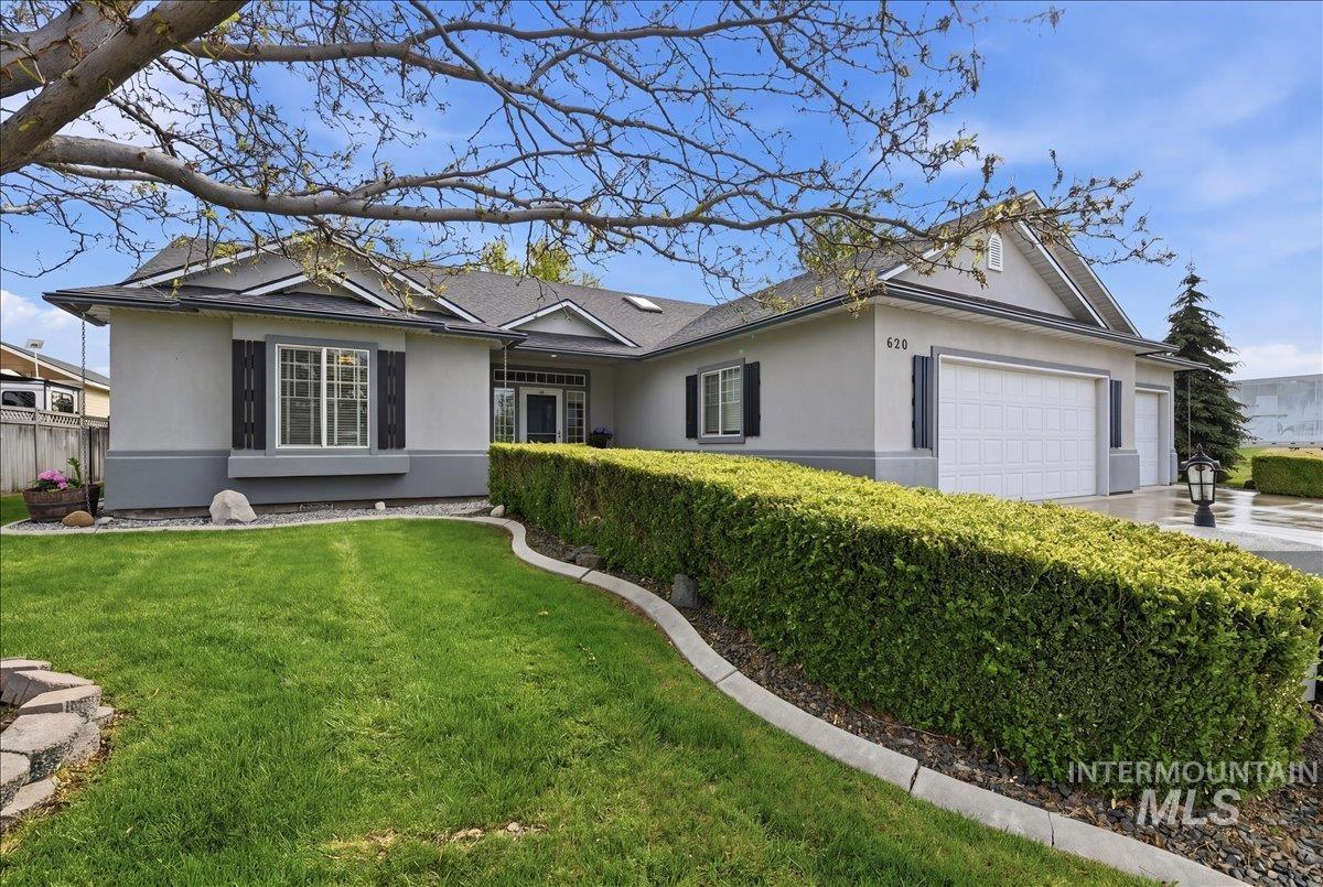 620 E Sable Ridge Dr, Kuna, Idaho 83634, 3 Bedrooms, 2 Bathrooms, Residential For Sale, Price $459,900,MLS 98983465