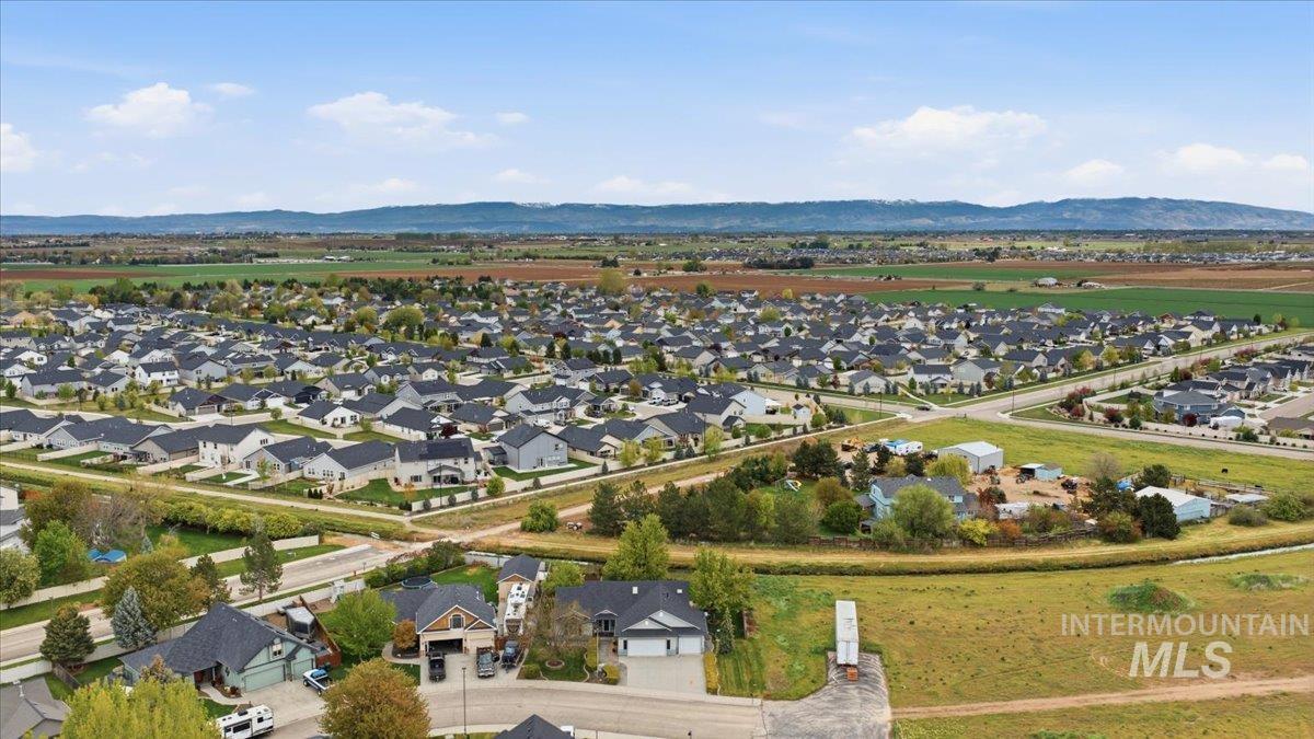 620 E Sable Ridge Dr, Kuna, Idaho 83634, 3 Bedrooms, 2 Bathrooms, Residential For Sale, Price $459,900,MLS 98983465