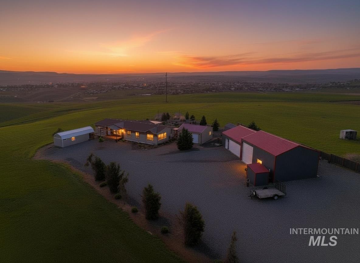 1555 Amity Lane, Clarkston, Washington 99403, 3 Bedrooms, 2 Bathrooms, Residential For Sale, Price $699,000, 98983466