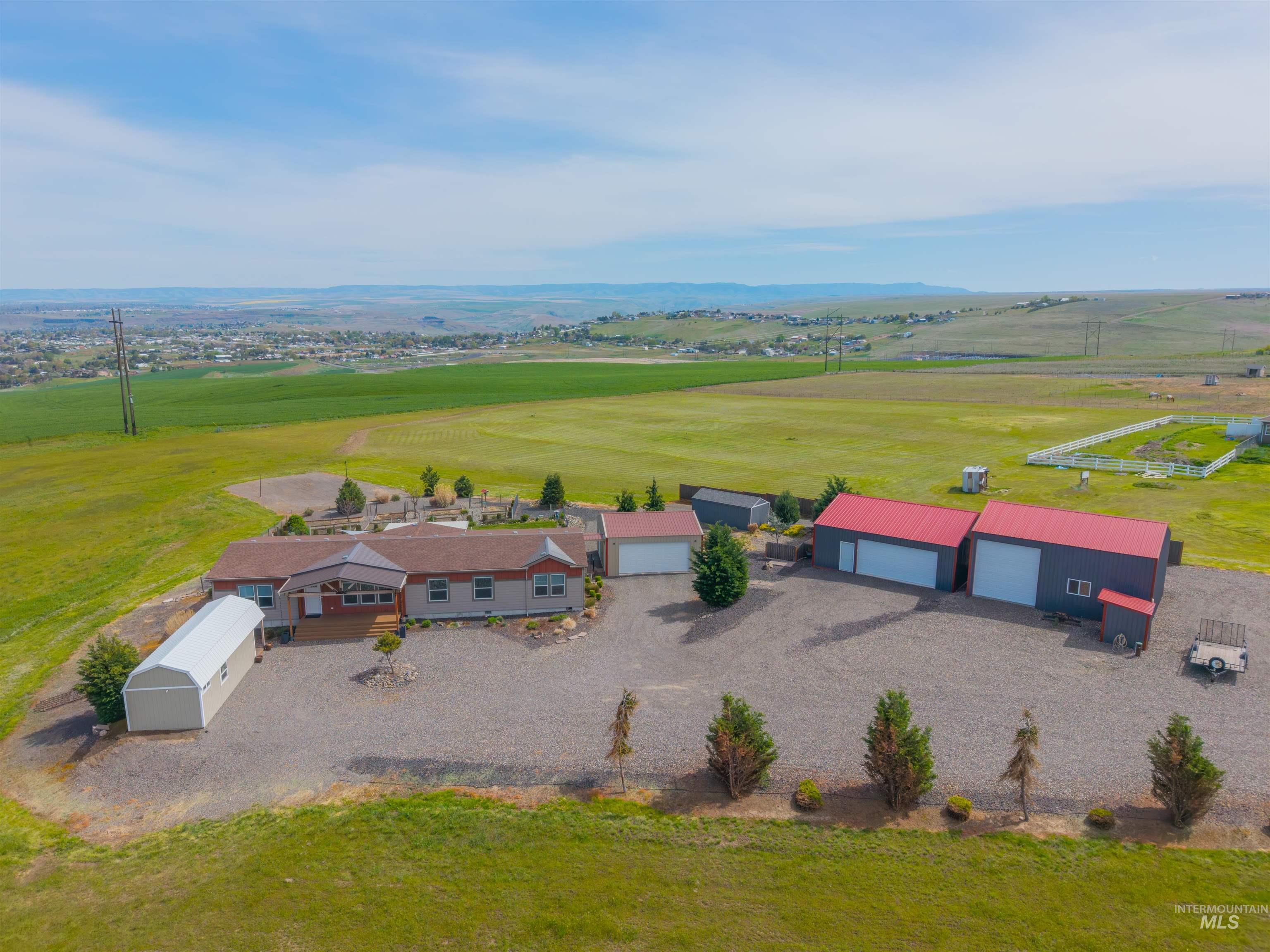 1555 Amity Lane, Clarkston, Washington 99403, 3 Bedrooms, 2 Bathrooms, Residential For Sale, Price $699,000, 98983466