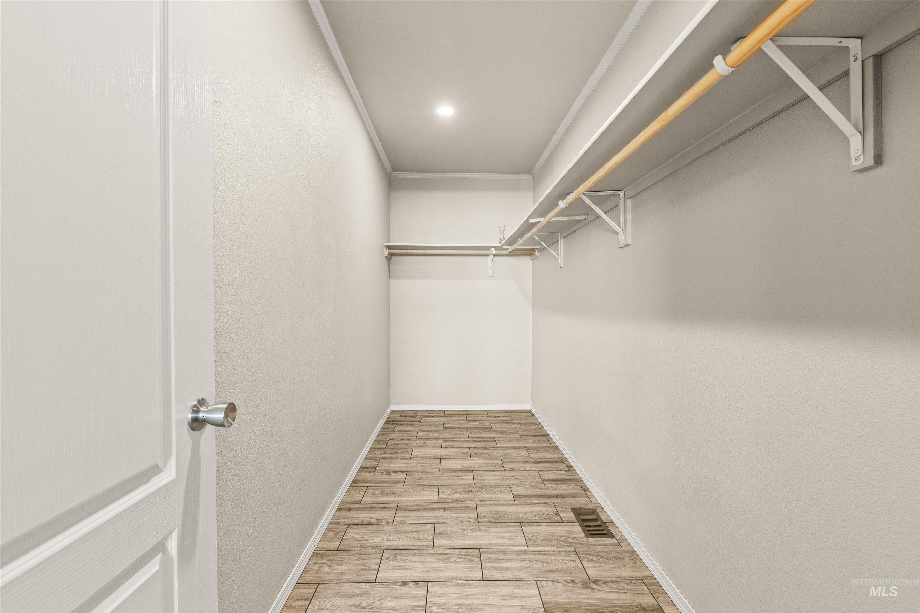 1555 Amity Lane, Clarkston, Washington 99403, 3 Bedrooms, 2 Bathrooms, Residential For Sale, Price $699,000, 98983466