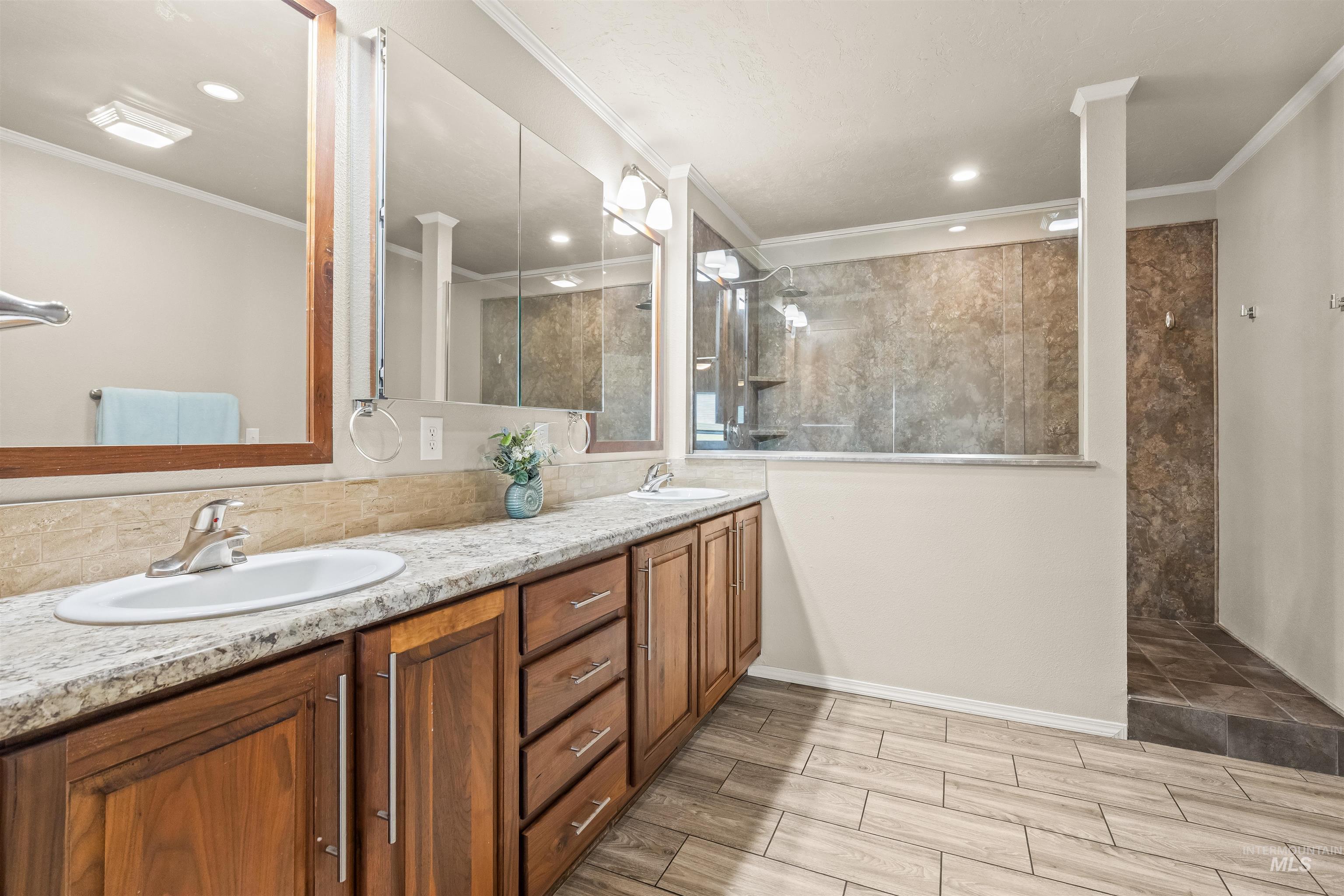 1555 Amity Lane, Clarkston, Washington 99403, 3 Bedrooms, 2 Bathrooms, Residential For Sale, Price $699,000, 98983466