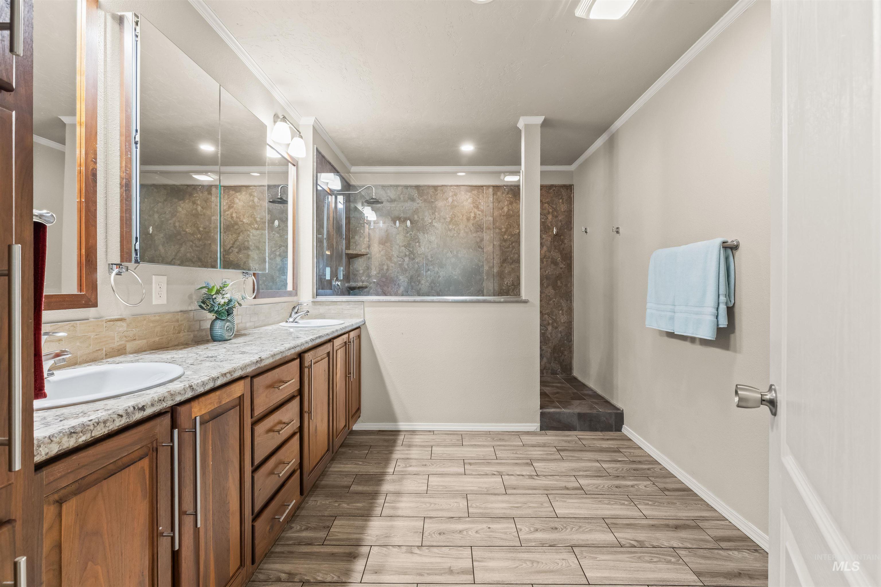 1555 Amity Lane, Clarkston, Washington 99403, 3 Bedrooms, 2 Bathrooms, Residential For Sale, Price $699,000, 98983466