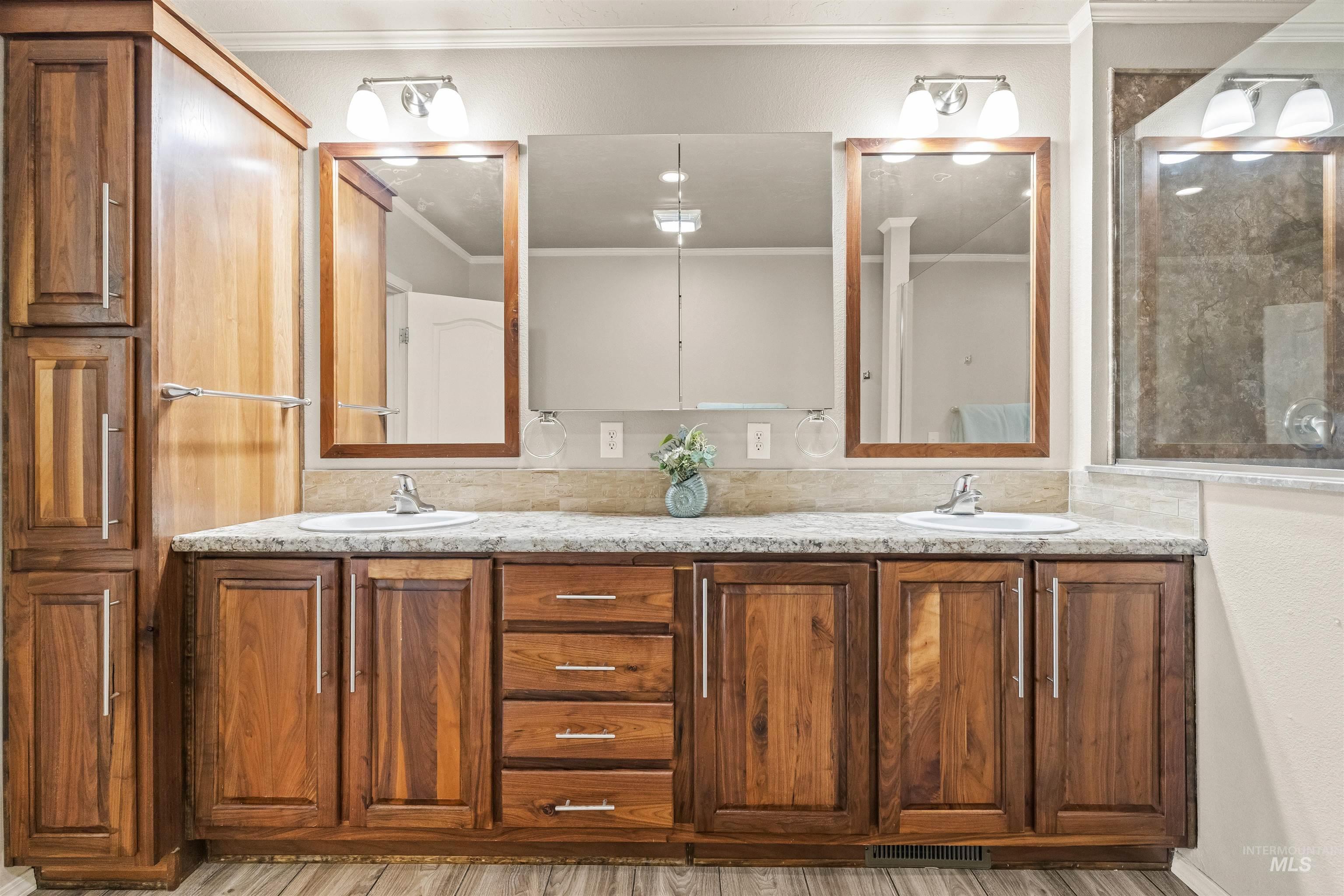 1555 Amity Lane, Clarkston, Washington 99403, 3 Bedrooms, 2 Bathrooms, Residential For Sale, Price $699,000, 98983466