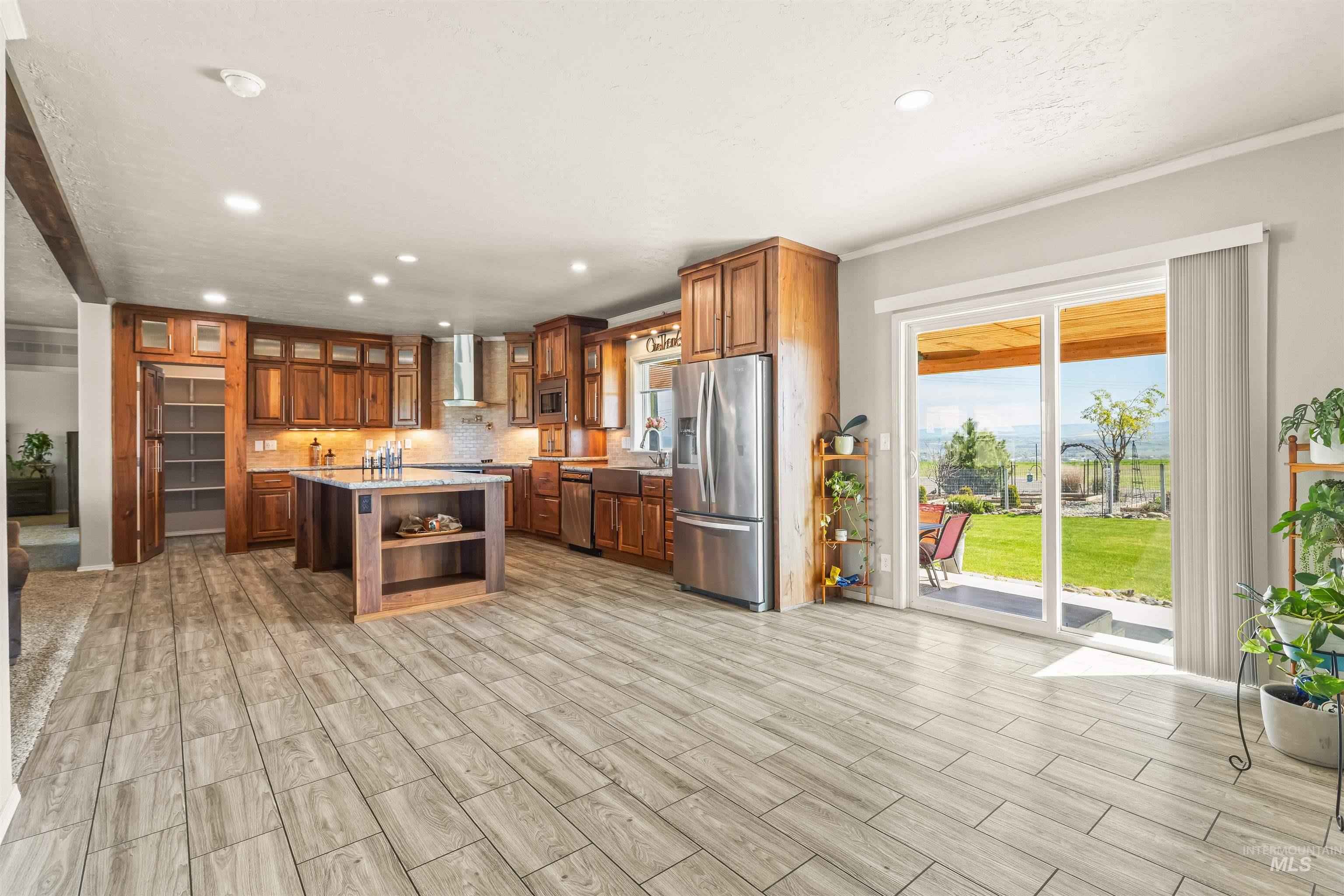 1555 Amity Lane, Clarkston, Washington 99403, 3 Bedrooms, 2 Bathrooms, Residential For Sale, Price $699,000, 98983466