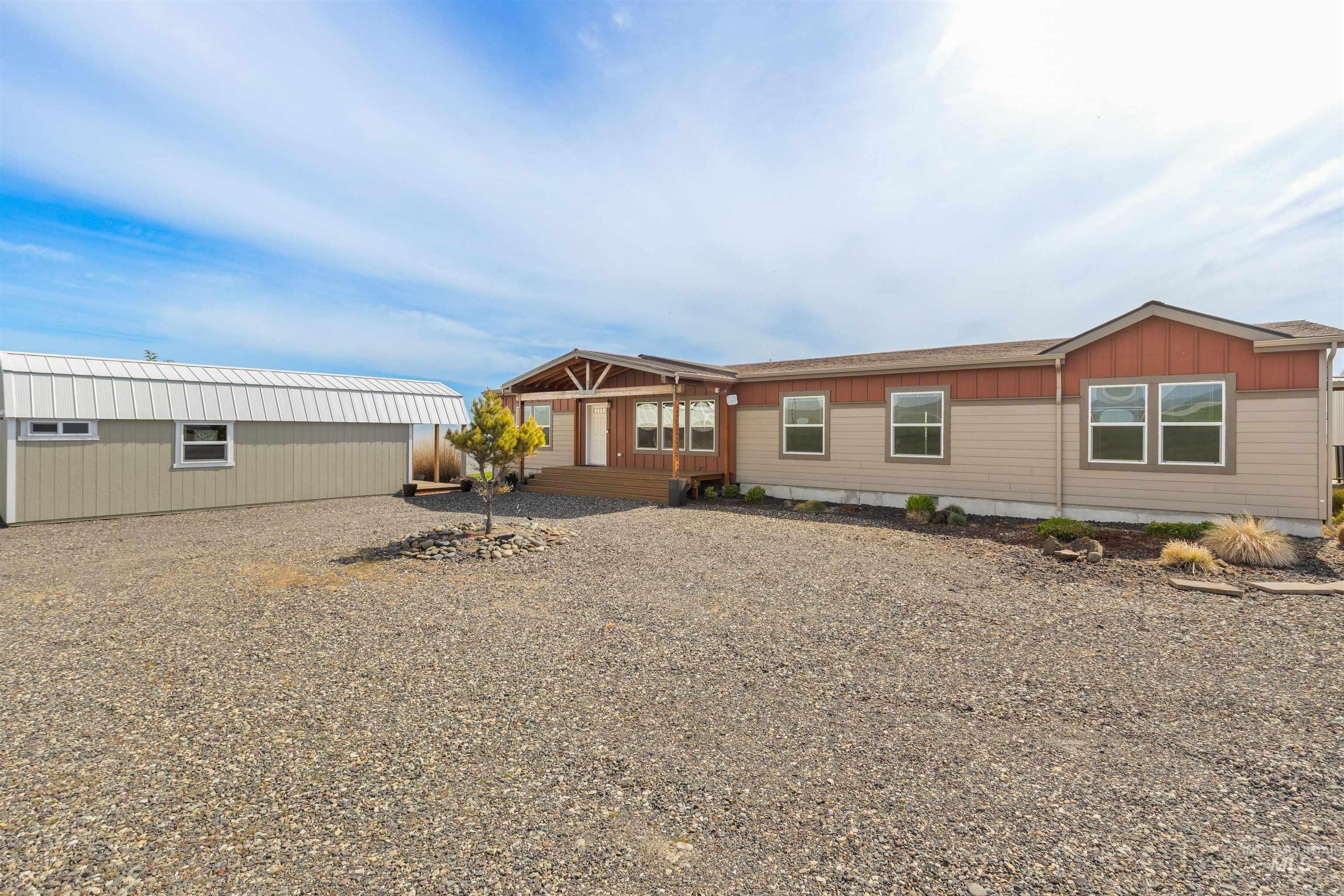 1555 Amity Lane, Clarkston, Washington 99403, 3 Bedrooms, 2 Bathrooms, Residential For Sale, Price $699,000, 98983466