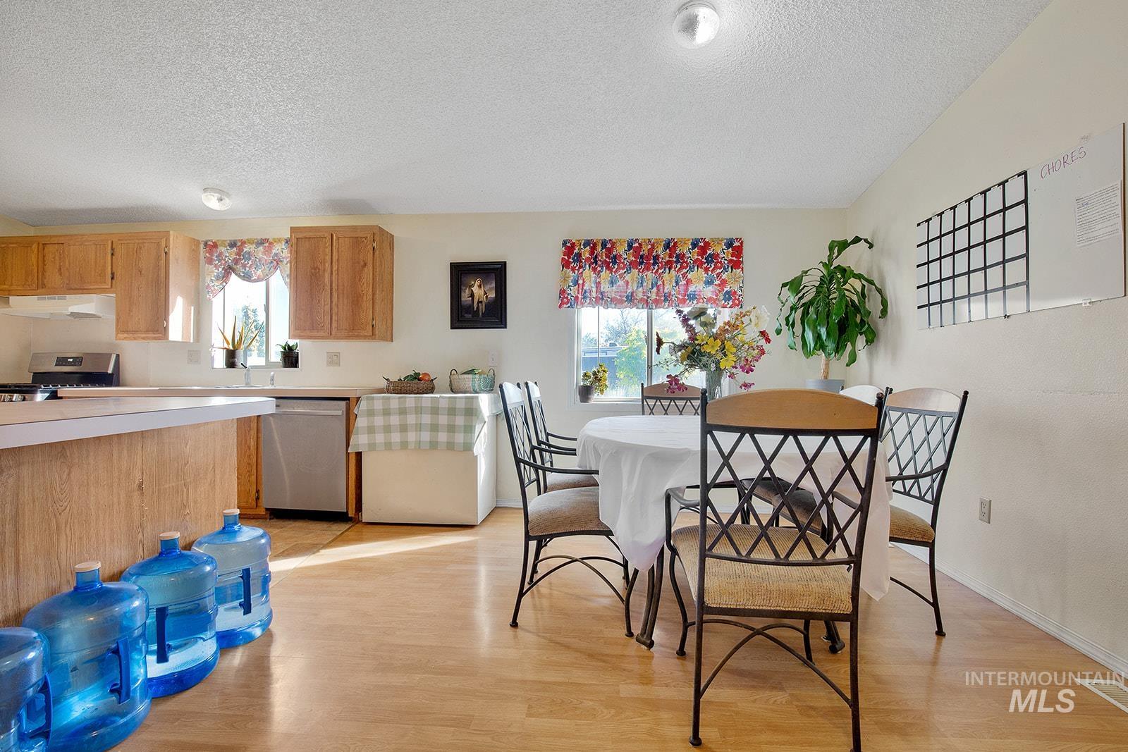 711 W Polk St, Kimberly, Idaho 83301, 3 Bedrooms, 2 Bathrooms, Residential For Sale, Price $290,000,MLS 98983467