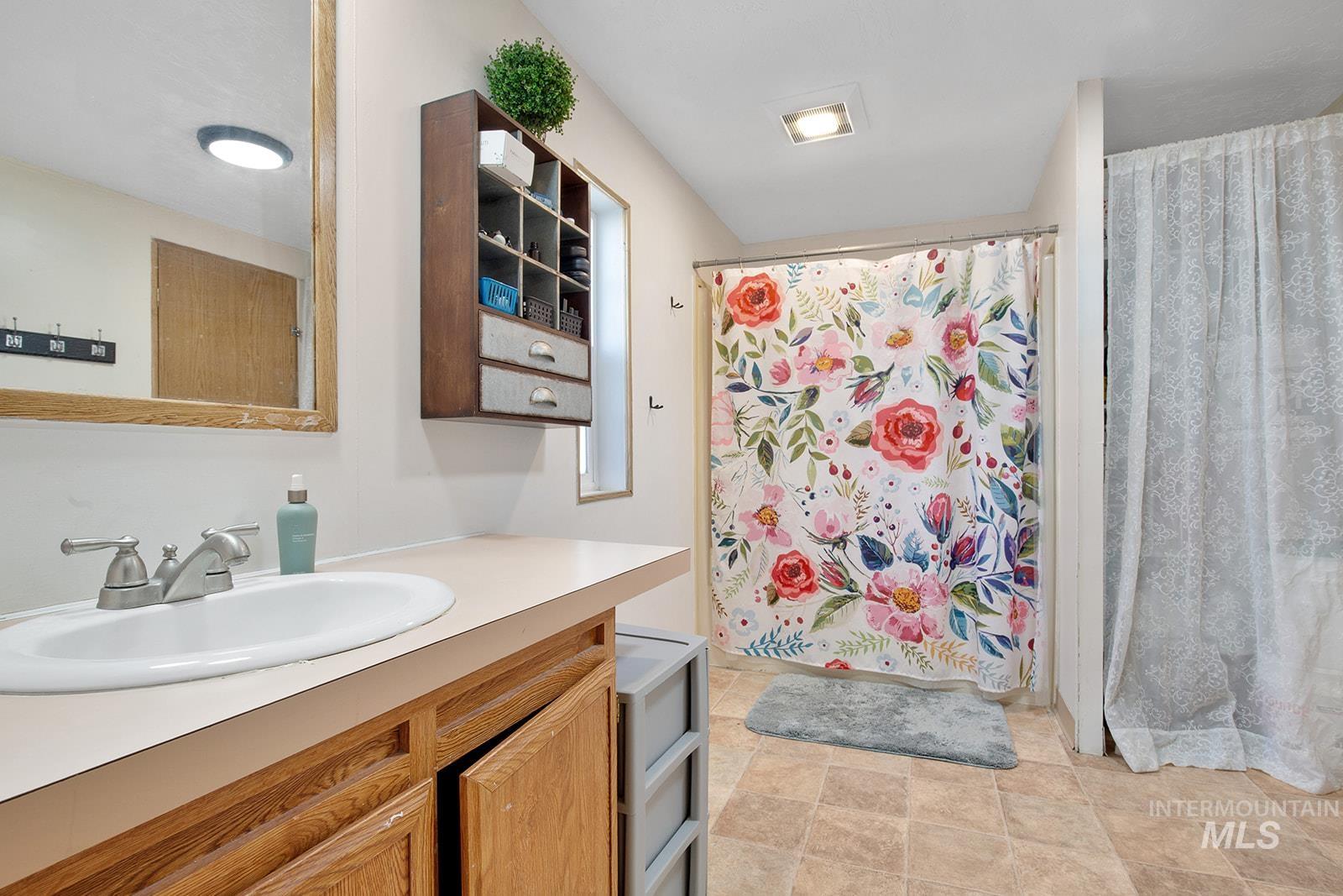 711 W Polk St, Kimberly, Idaho 83301, 3 Bedrooms, 2 Bathrooms, Residential For Sale, Price $290,000,MLS 98983467