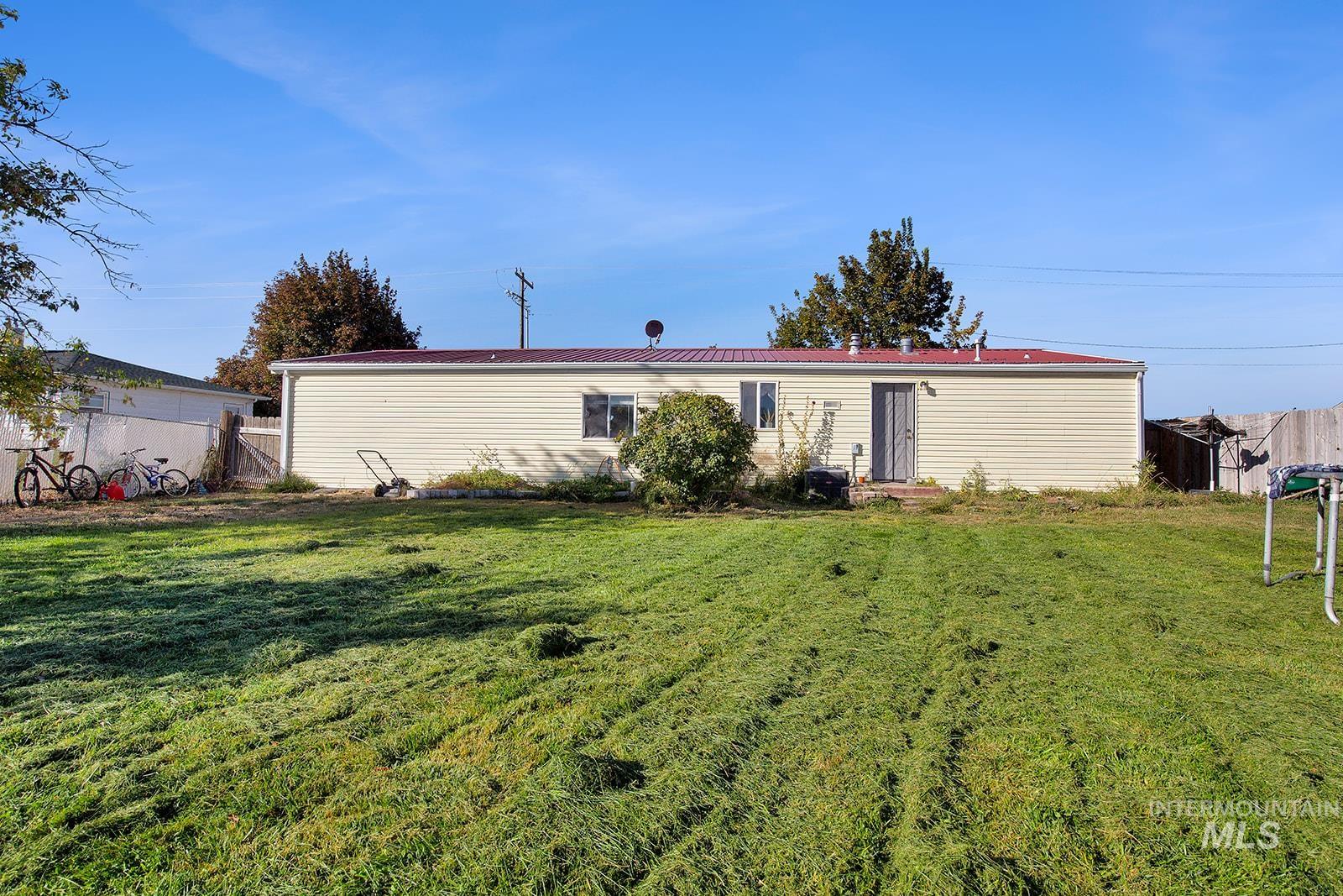 711 W Polk St, Kimberly, Idaho 83301, 3 Bedrooms, 2 Bathrooms, Residential For Sale, Price $290,000,MLS 98983467