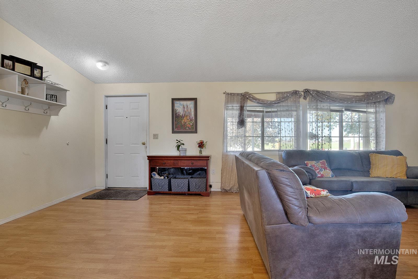 711 W Polk St, Kimberly, Idaho 83301, 3 Bedrooms, 2 Bathrooms, Residential For Sale, Price $290,000,MLS 98983467