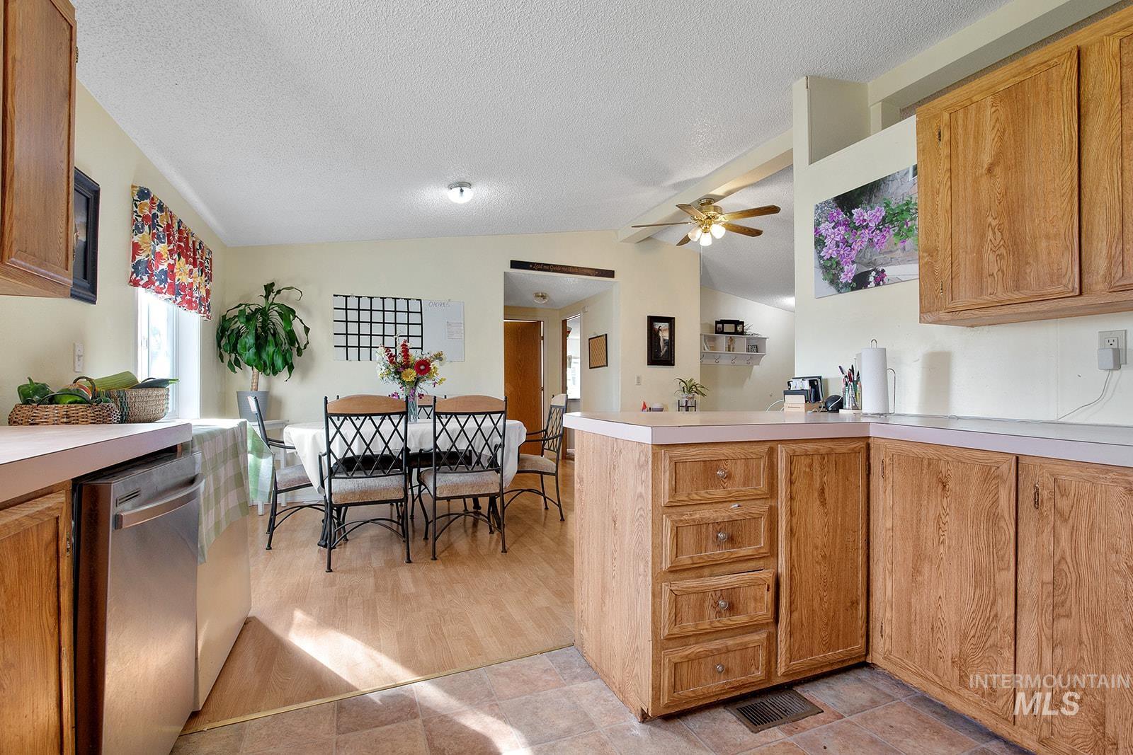 711 W Polk St, Kimberly, Idaho 83301, 3 Bedrooms, 2 Bathrooms, Residential For Sale, Price $290,000,MLS 98983467