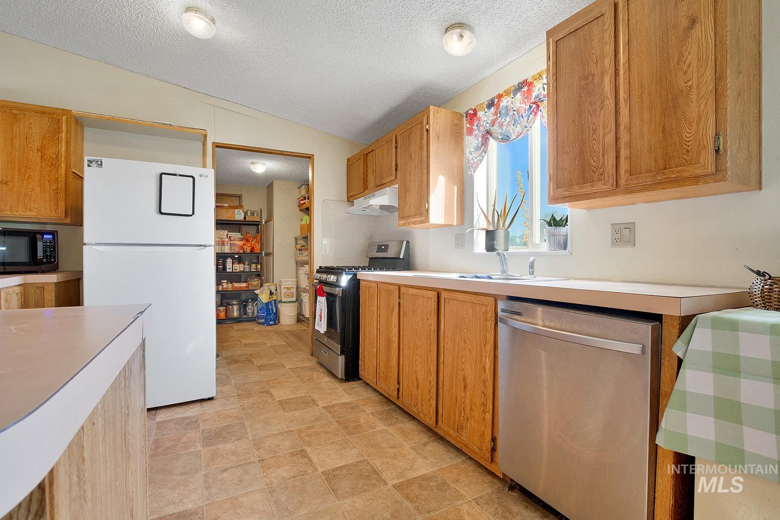 711 W Polk St, Kimberly, Idaho 83301, 3 Bedrooms, 2 Bathrooms, Residential For Sale, Price $290,000,MLS 98983467