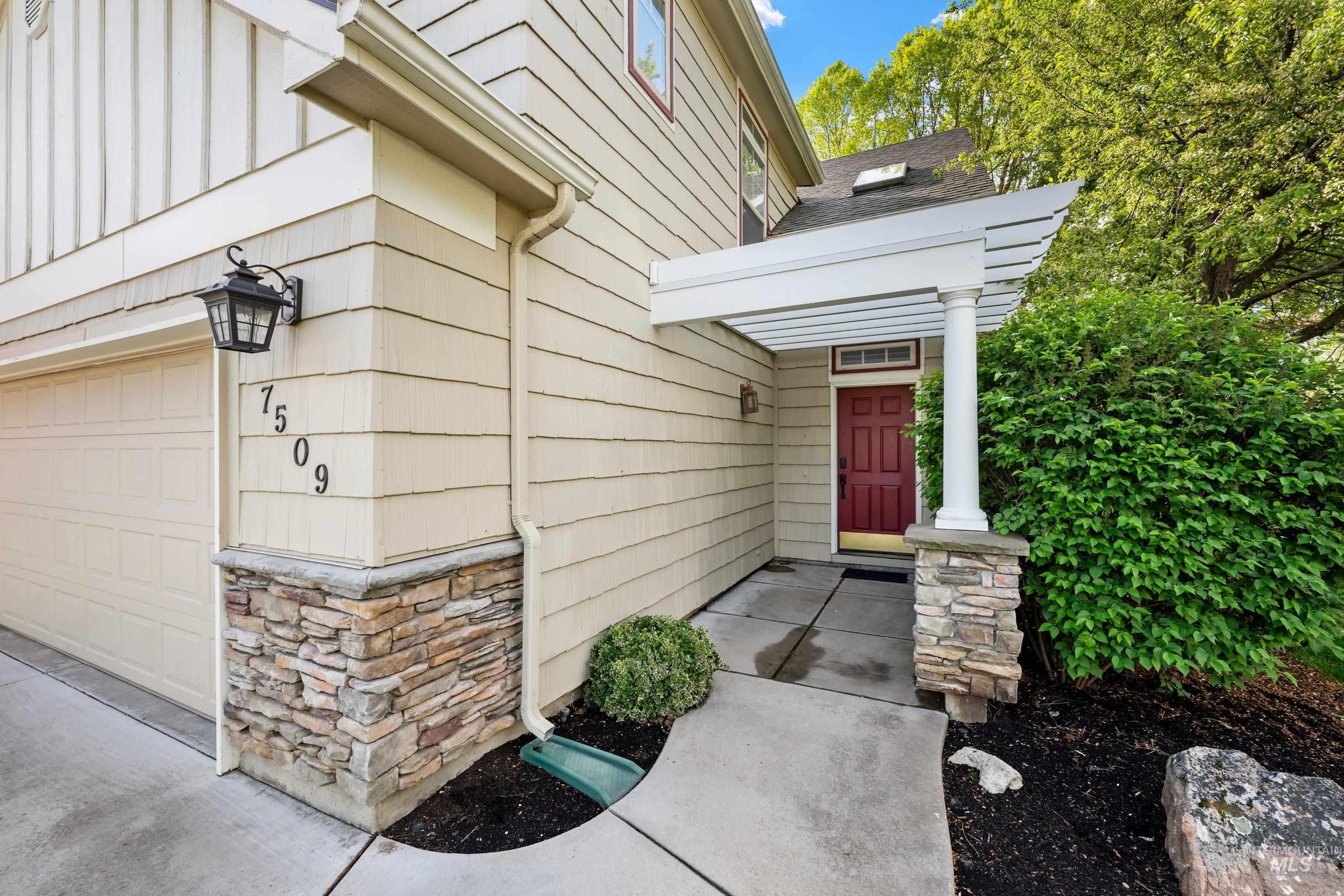 7509 W Hathaway Ln, Garden City, Idaho 83714, 3 Bedrooms, 2.5 Bathrooms, Residential For Sale, Price $689,900,MLS 98983470