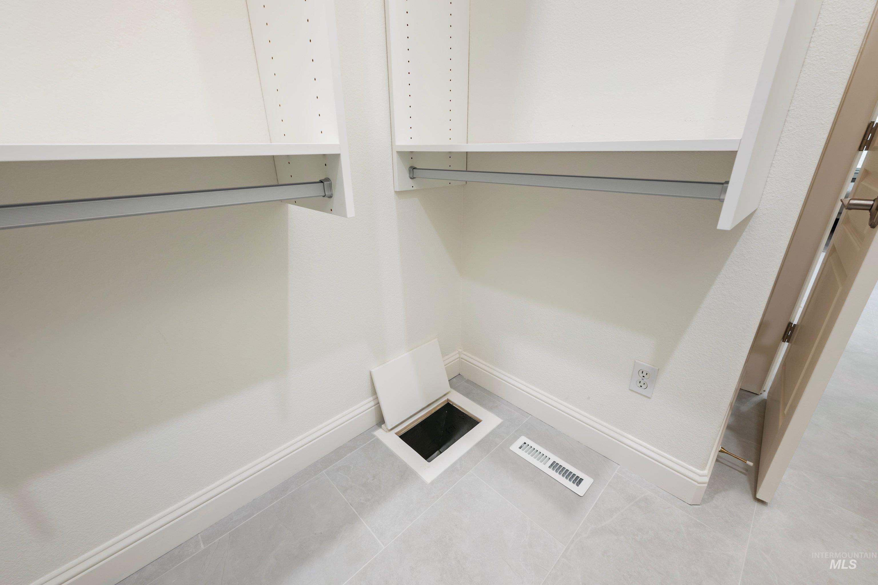 7509 W Hathaway Ln, Garden City, Idaho 83714, 3 Bedrooms, 2.5 Bathrooms, Residential For Sale, Price $689,900,MLS 98983470