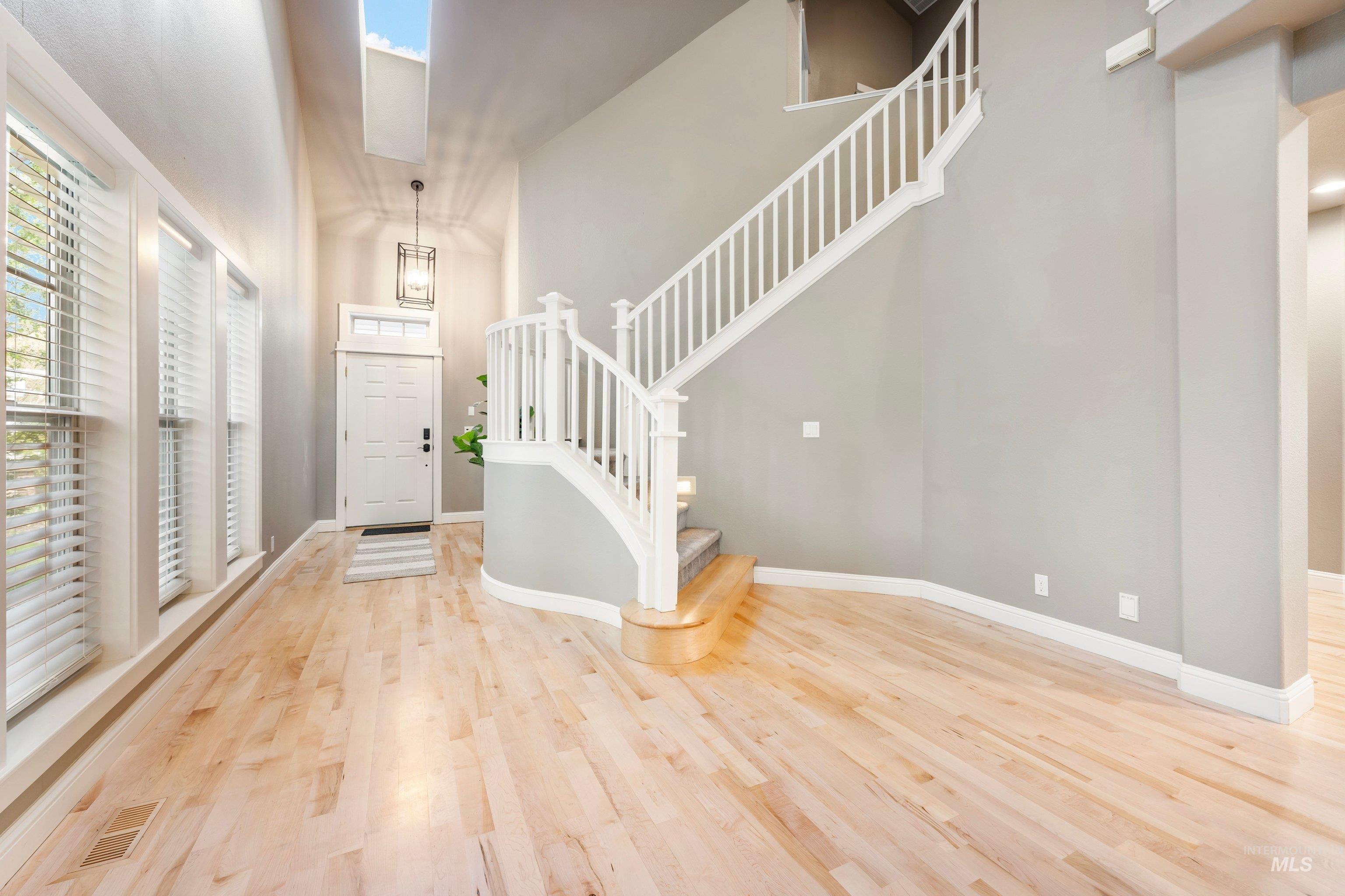 7509 W Hathaway Ln, Garden City, Idaho 83714, 3 Bedrooms, 2.5 Bathrooms, Residential For Sale, Price $689,900,MLS 98983470