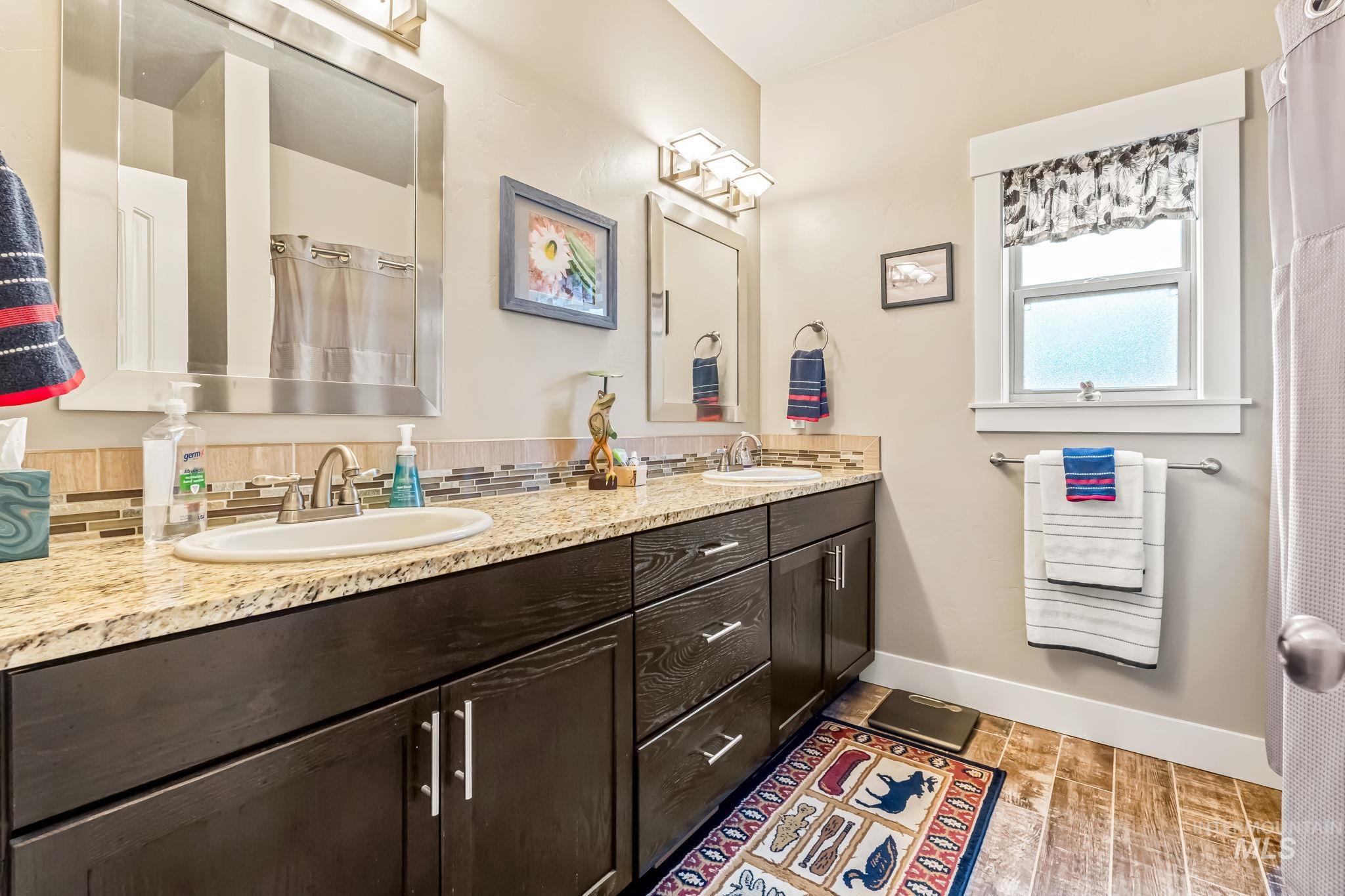 22 Windsong Place, Donnelly, Idaho 83615-0000, 3 Bedrooms, 2 Bathrooms, Residential For Sale, Price $798,900, 98983472