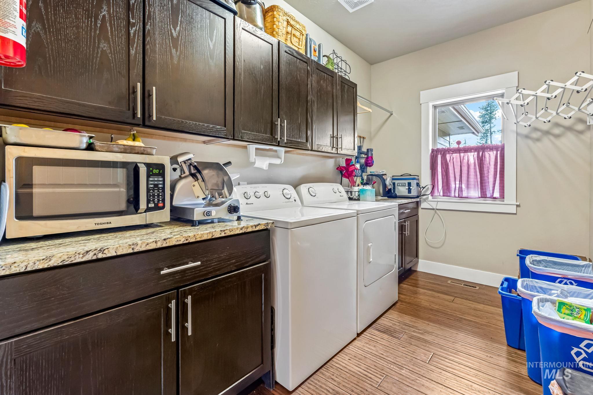 22 Windsong Place, Donnelly, Idaho 83615-0000, 3 Bedrooms, 2 Bathrooms, Residential For Sale, Price $798,900, 98983472