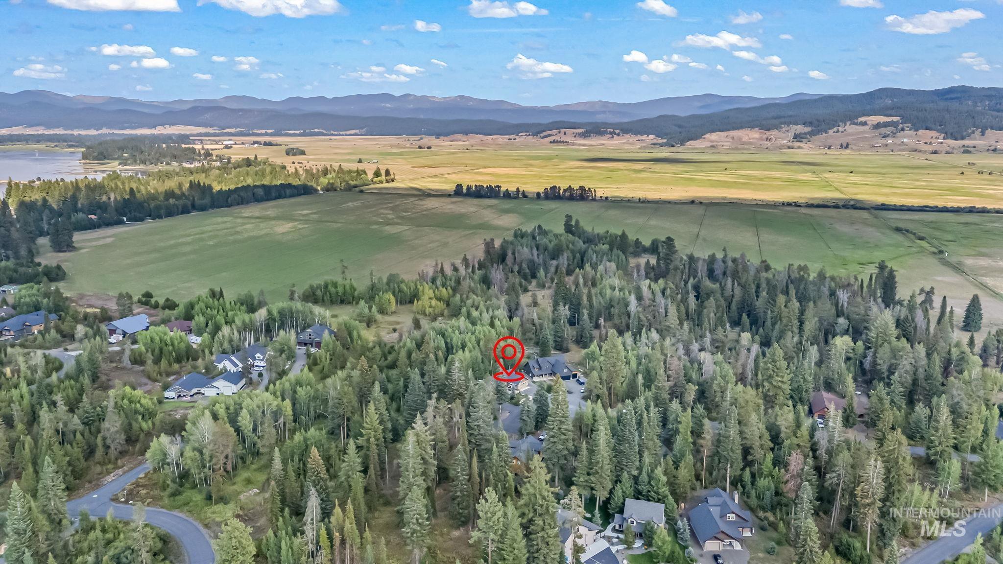 22 Windsong Place, Donnelly, Idaho 83615-0000, 3 Bedrooms, 2 Bathrooms, Residential For Sale, Price $798,900, 98983472