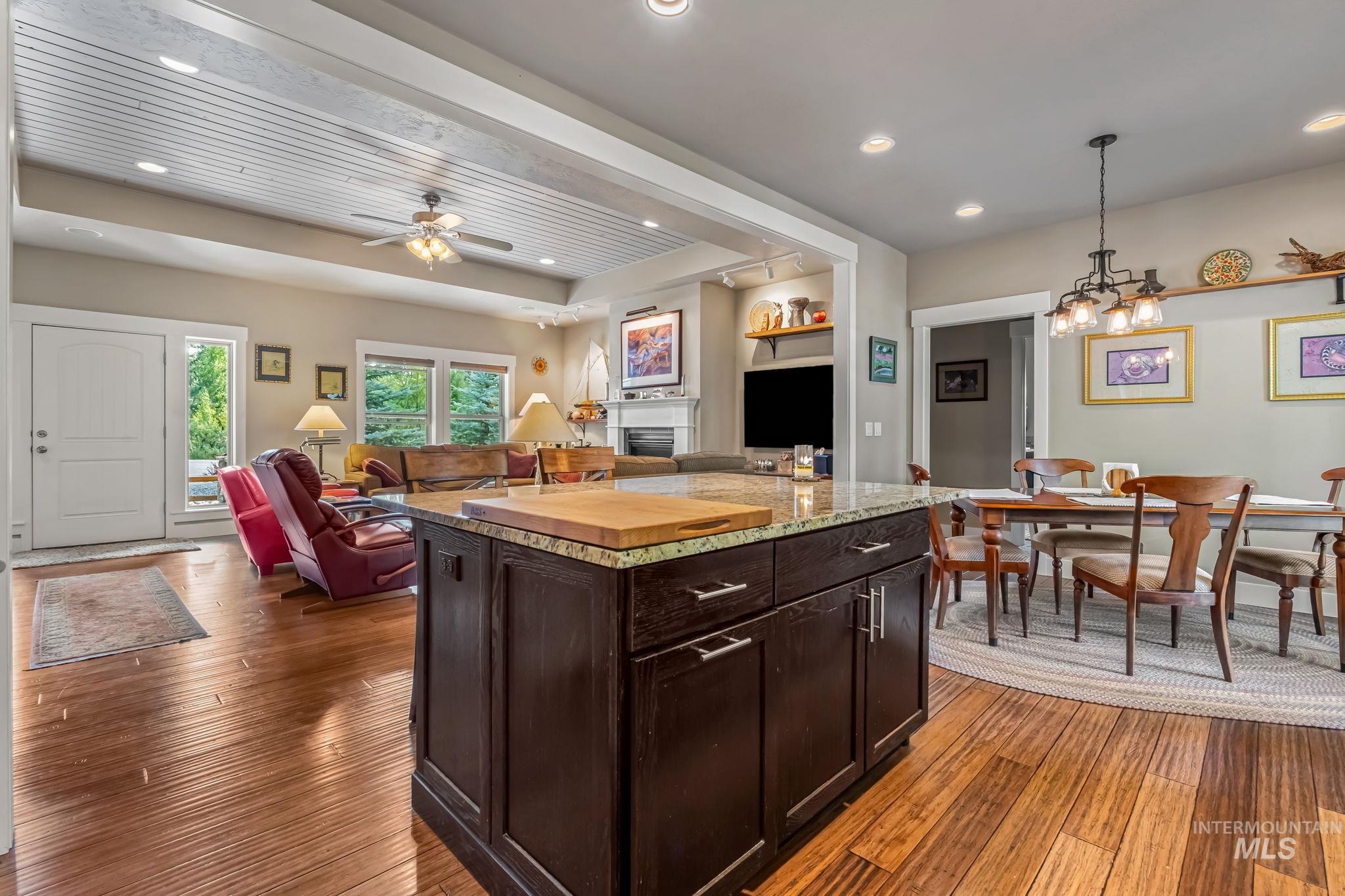 22 Windsong Place, Donnelly, Idaho 83615-0000, 3 Bedrooms, 2 Bathrooms, Residential For Sale, Price $798,900, 98983472