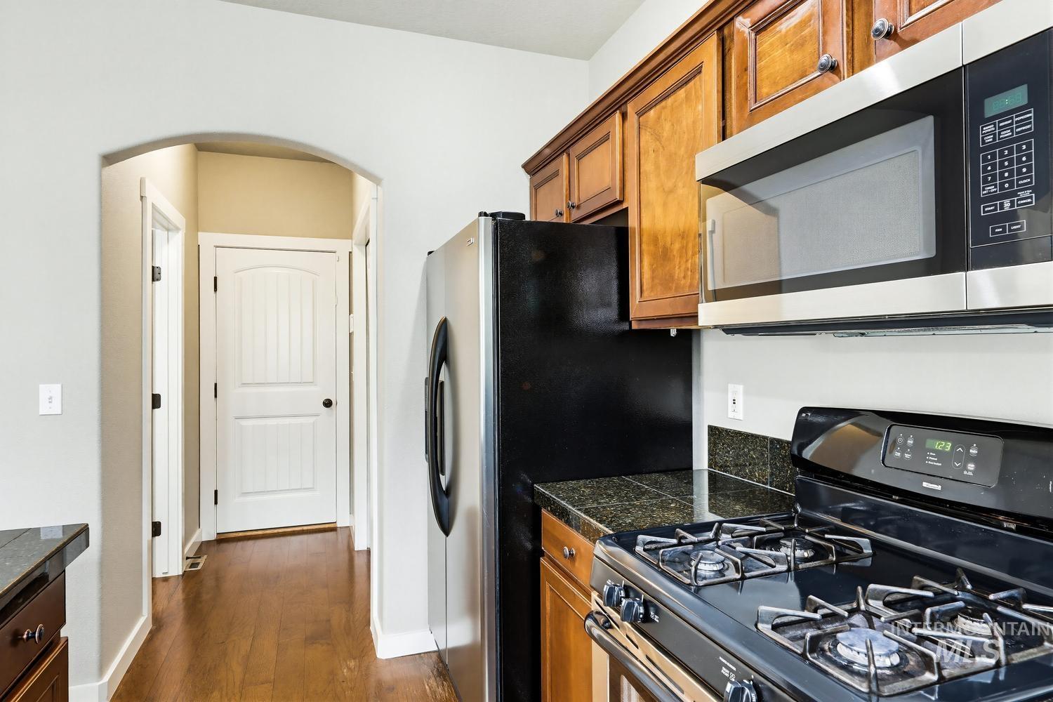 6232 N Silver Elm Way, Meridian, Idaho 83646, 4 Bedrooms, 2.5 Bathrooms, Residential For Sale, Price $485,000,MLS 98983474