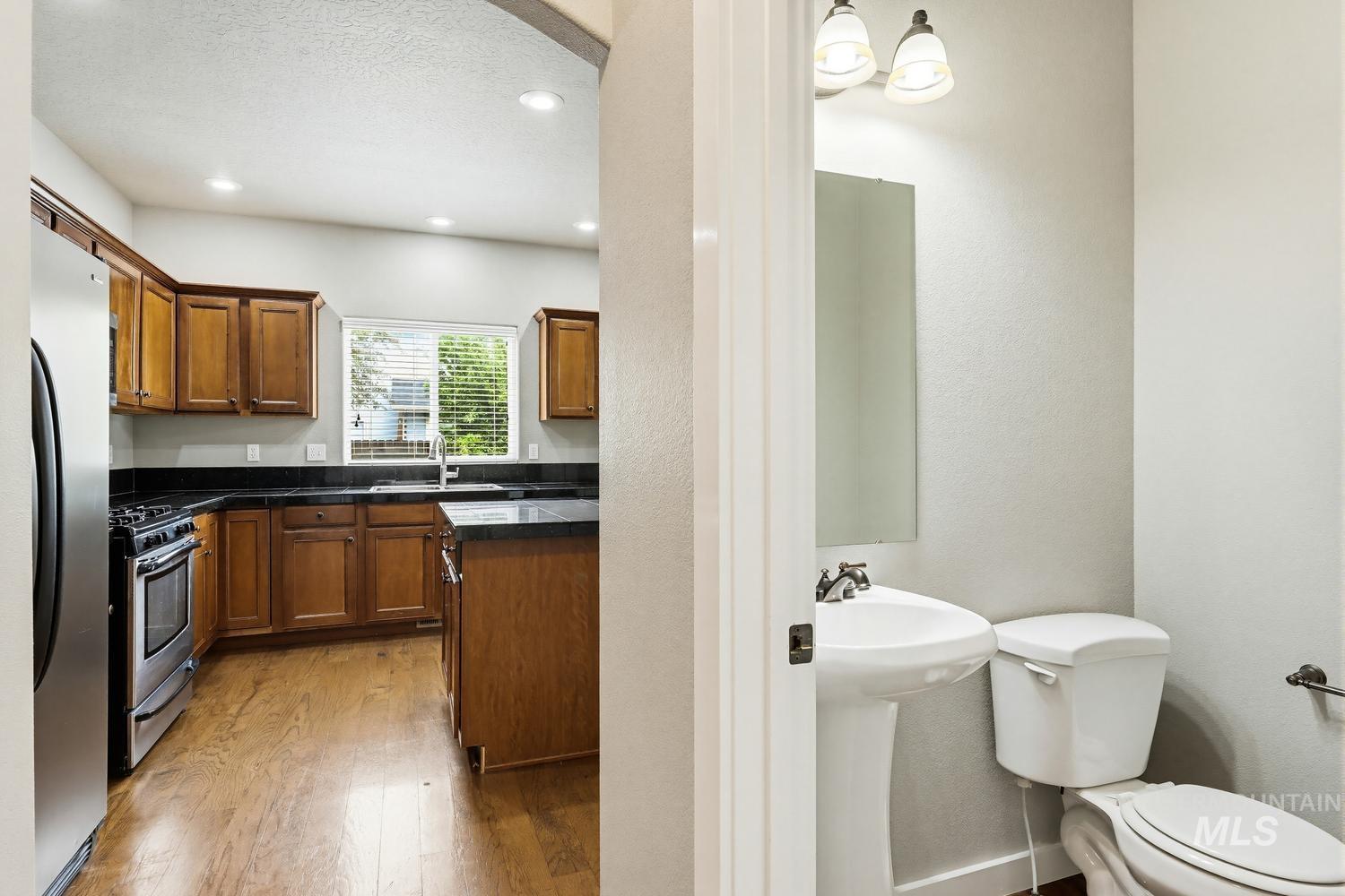 6232 N Silver Elm Way, Meridian, Idaho 83646, 4 Bedrooms, 2.5 Bathrooms, Residential For Sale, Price $485,000,MLS 98983474