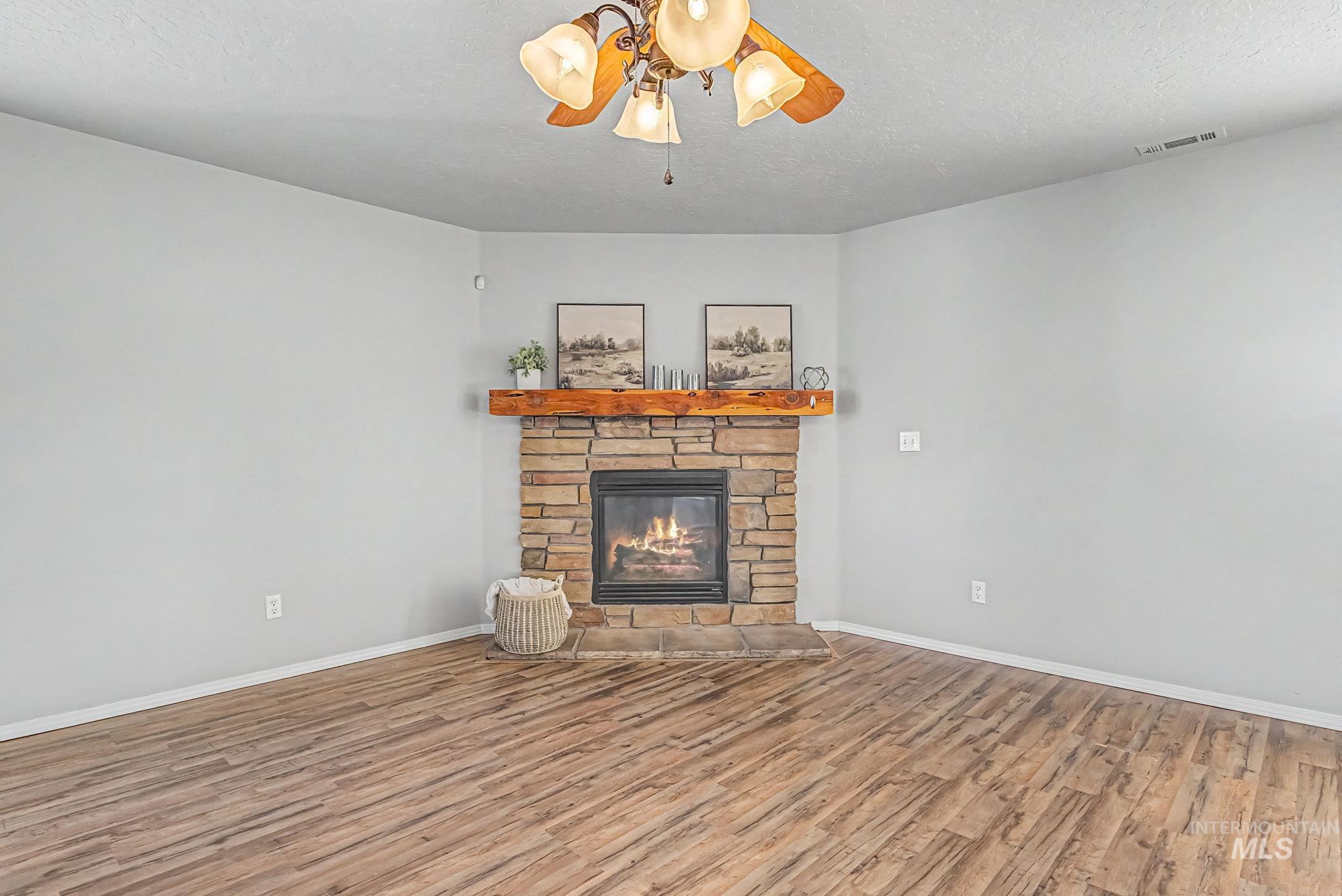 1103 N Cambrick Drive, Kuna, Idaho 83634, 5 Bedrooms, 3 Bathrooms, Residential For Sale, Price $534,900,MLS 98983475