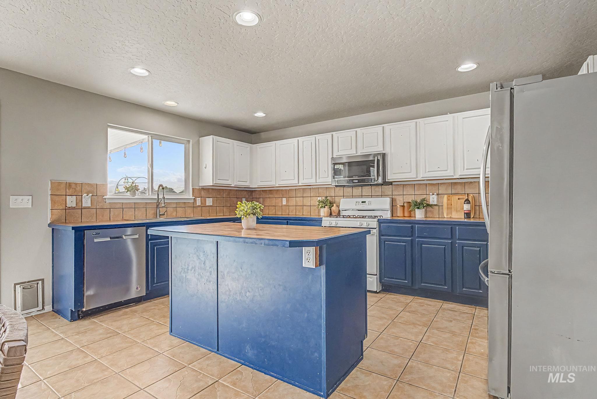 1103 N Cambrick Drive, Kuna, Idaho 83634, 5 Bedrooms, 3 Bathrooms, Residential For Sale, Price $534,900,MLS 98983475