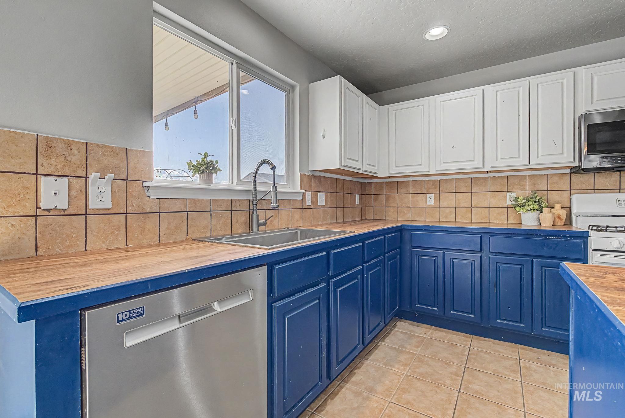 1103 N Cambrick Drive, Kuna, Idaho 83634, 5 Bedrooms, 3 Bathrooms, Residential For Sale, Price $534,900,MLS 98983475