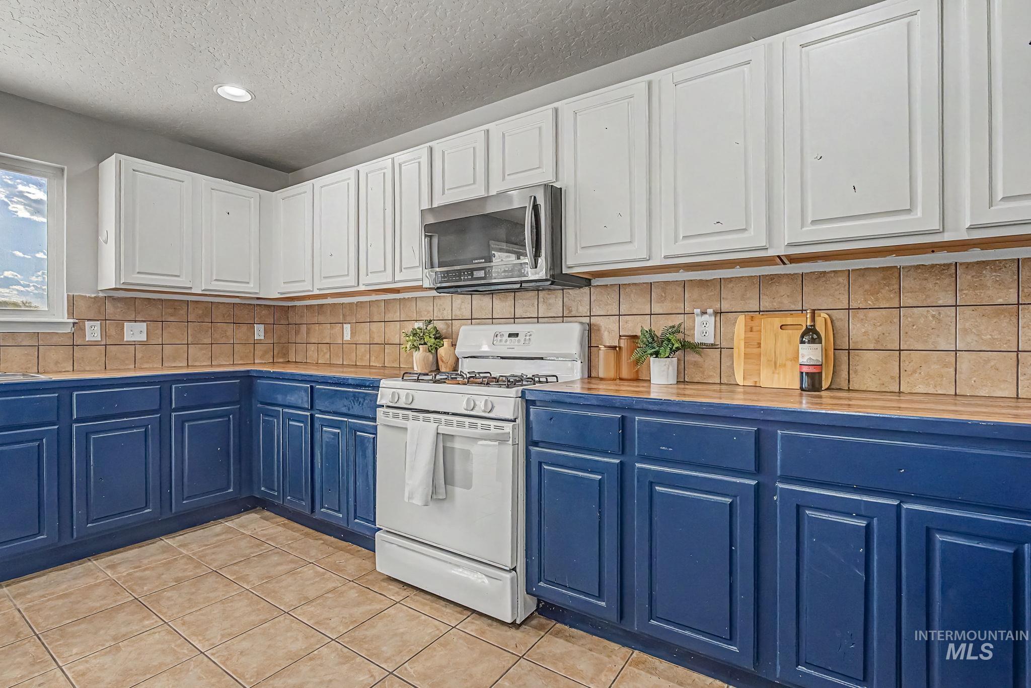 1103 N Cambrick Drive, Kuna, Idaho 83634, 5 Bedrooms, 3 Bathrooms, Residential For Sale, Price $534,900,MLS 98983475