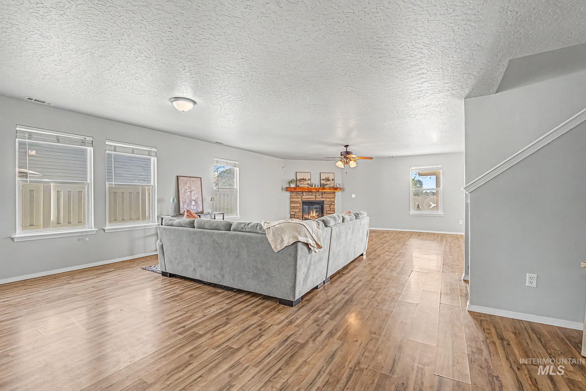 1103 N Cambrick Drive, Kuna, Idaho 83634, 5 Bedrooms, 3 Bathrooms, Residential For Sale, Price $534,900,MLS 98983475