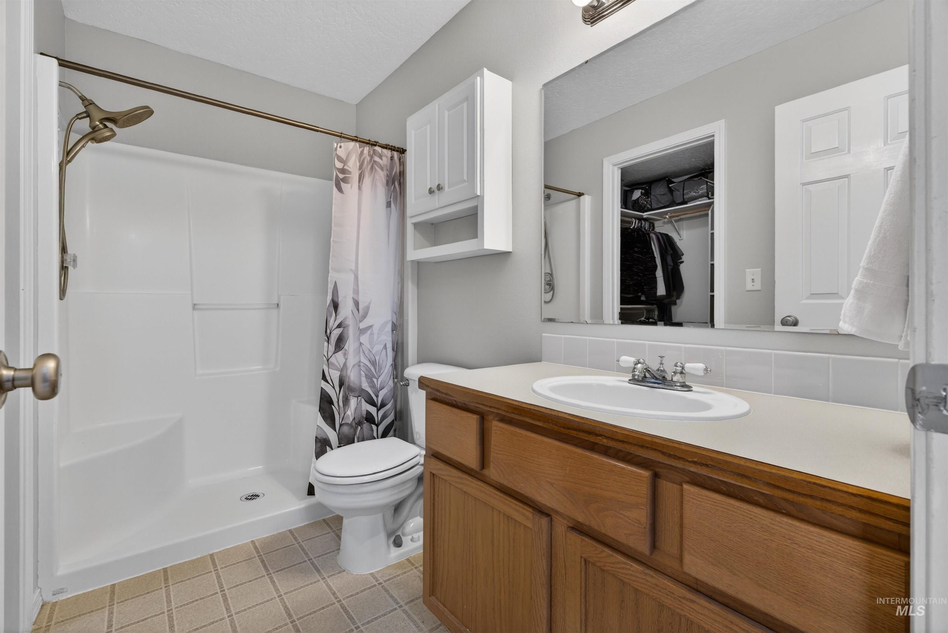 10125 W Antietam St, Boise, Idaho 83709, 4 Bedrooms, 2.5 Bathrooms, Residential For Sale, Price $569,000,MLS 98983476