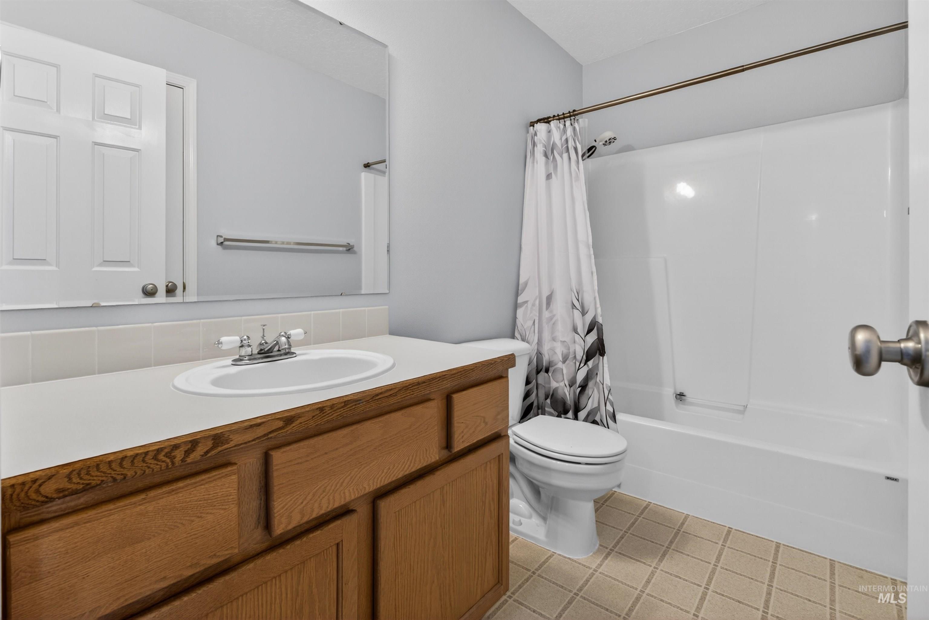 10125 W Antietam St, Boise, Idaho 83709, 4 Bedrooms, 2.5 Bathrooms, Residential For Sale, Price $569,000,MLS 98983476