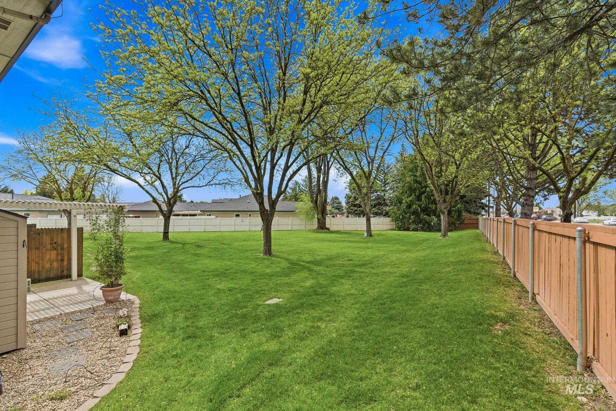 5859 N Cobbler Lane, Garden City, Idaho 83714, 3 Bedrooms, 2.5 Bathrooms, Residential For Sale, Price $375,000,MLS 98983477