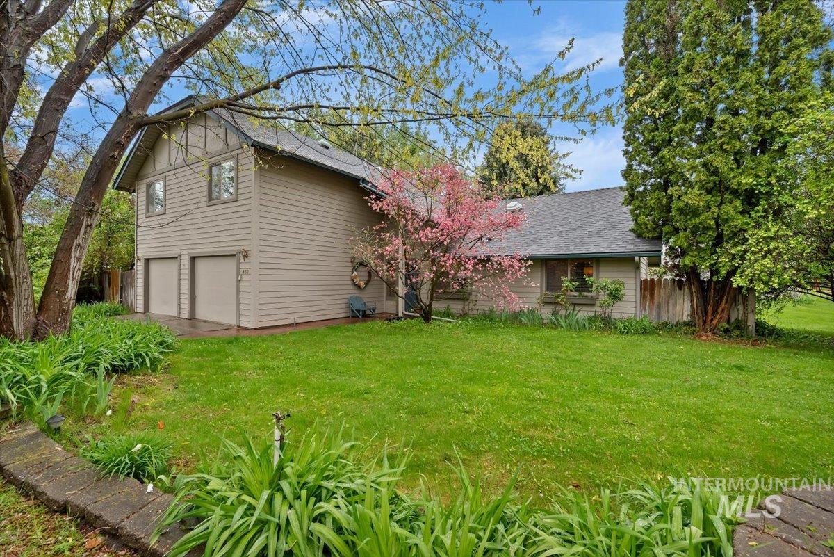 823 W Hialeah Dr, Eagle, Idaho 83616-4778, 4 Bedrooms, 2.5 Bathrooms, Residential For Sale, Price $1,300,000,MLS 98983479