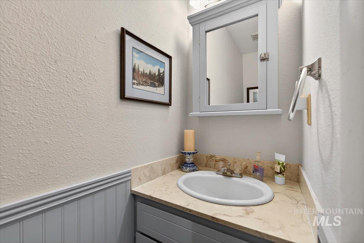 823 W Hialeah Dr, Eagle, Idaho 83616-4778, 4 Bedrooms, 2.5 Bathrooms, Residential For Sale, Price $1,300,000,MLS 98983479