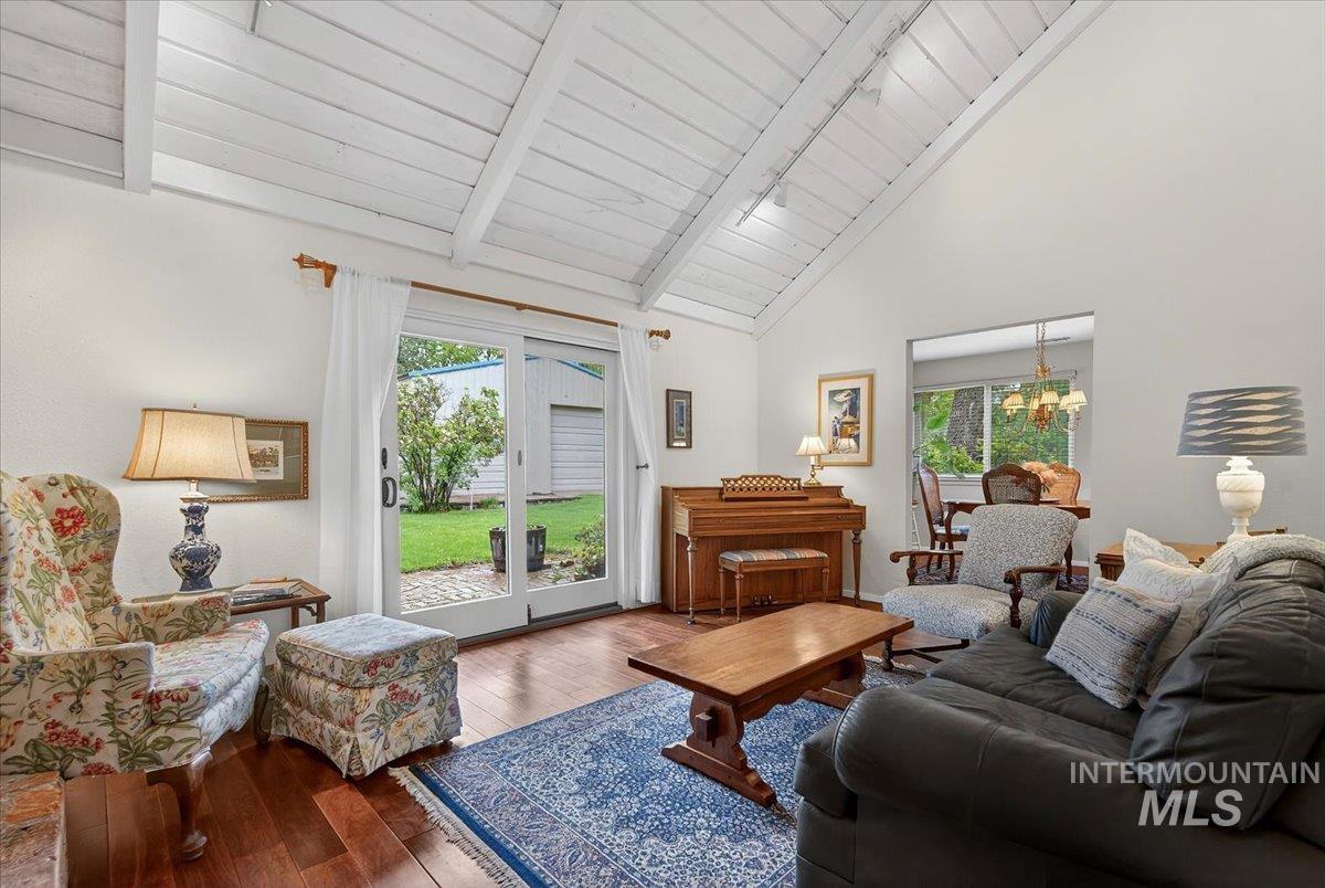 823 W Hialeah Dr, Eagle, Idaho 83616-4778, 4 Bedrooms, 2.5 Bathrooms, Residential For Sale, Price $1,300,000,MLS 98983479