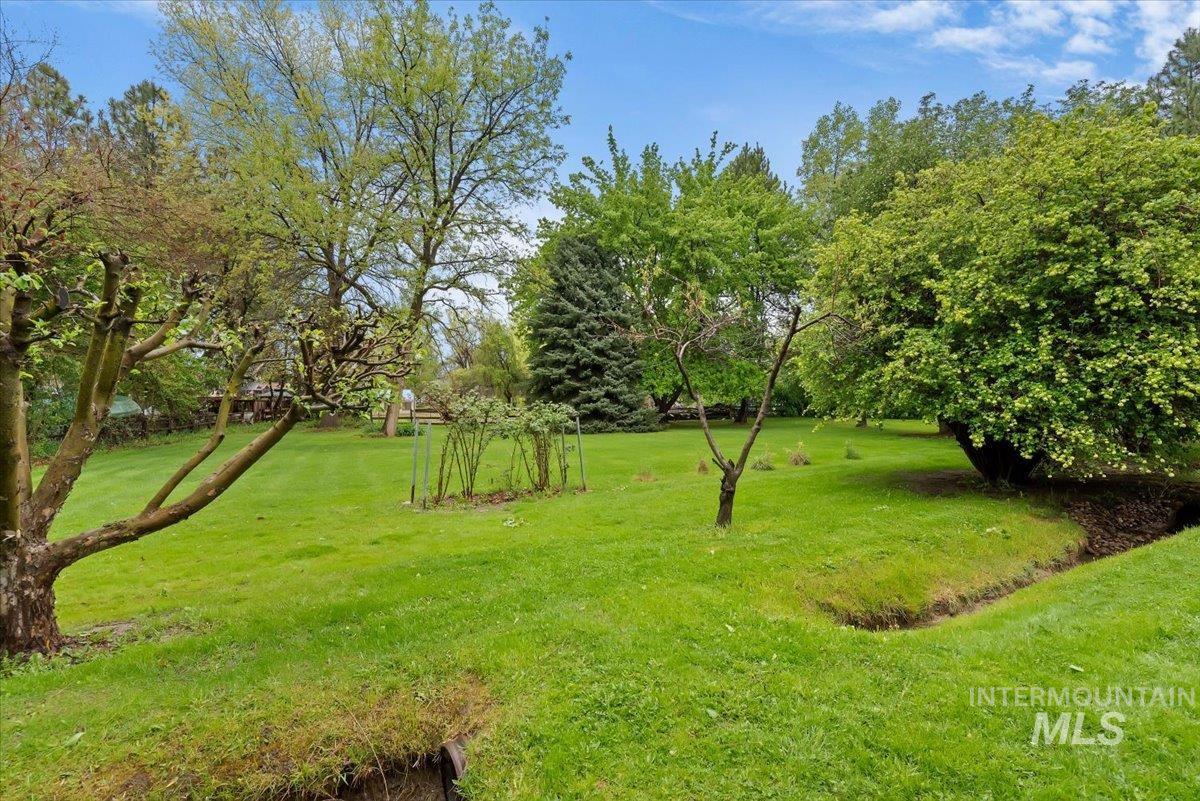 823 W Hialeah Dr, Eagle, Idaho 83616-4778, 4 Bedrooms, 2.5 Bathrooms, Residential For Sale, Price $1,300,000,MLS 98983479