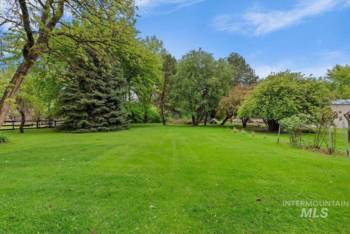 823 W Hialeah Dr, Eagle, Idaho 83616-4778, 4 Bedrooms, 2.5 Bathrooms, Residential For Sale, Price $1,300,000,MLS 98983479