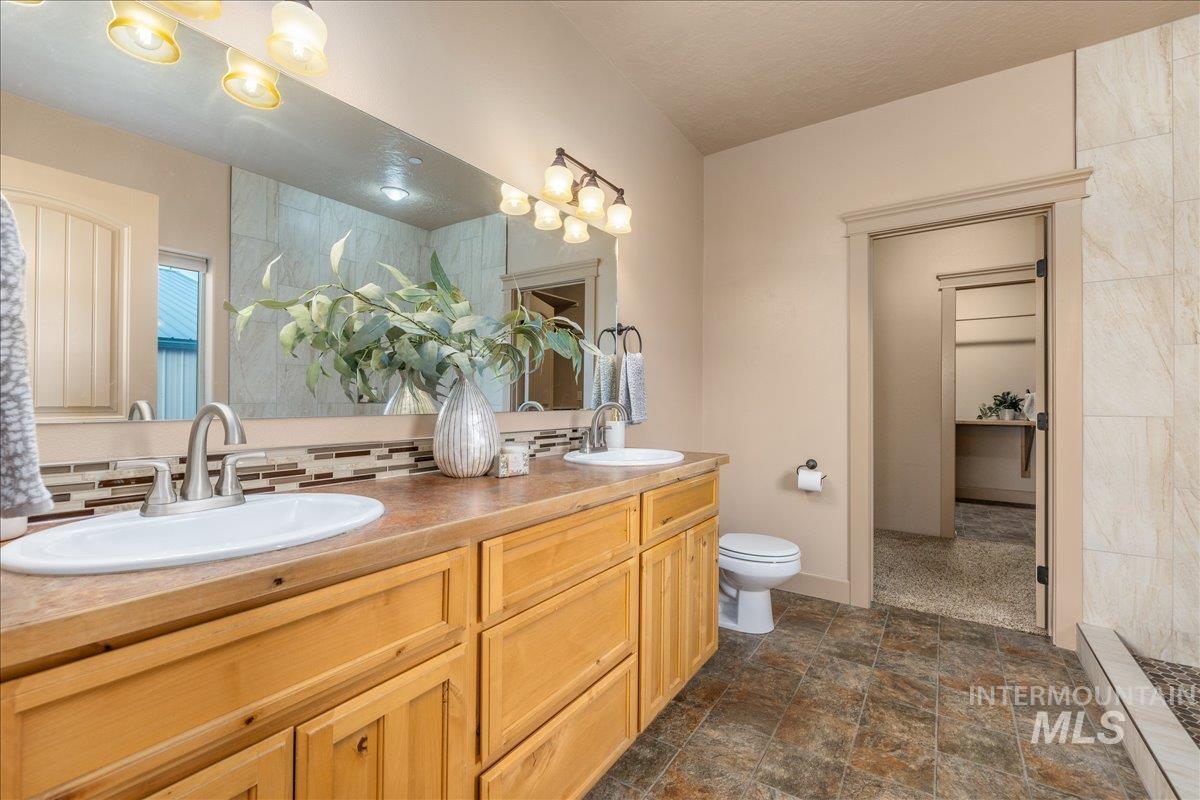 11850 Touch N Go Ave, Boise, Idaho 83716, 4 Bedrooms, 3 Bathrooms, Residential For Sale, Price $979,000,MLS 98983481