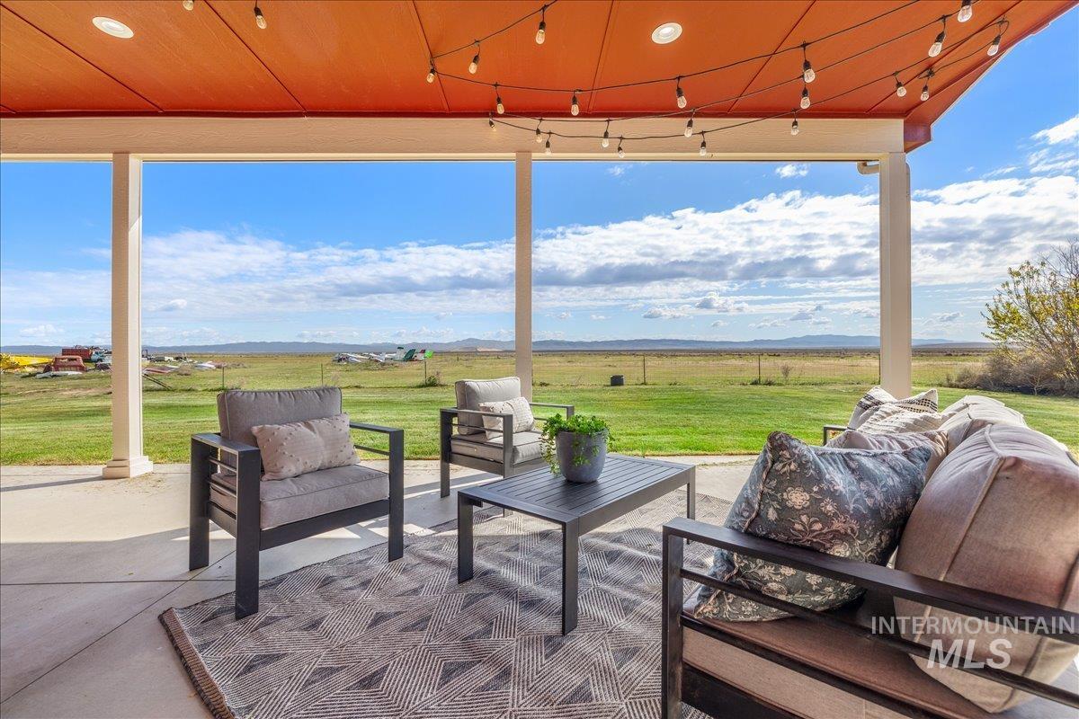 11850 Touch N Go Ave, Boise, Idaho 83716, 4 Bedrooms, 3 Bathrooms, Residential For Sale, Price $979,000,MLS 98983481