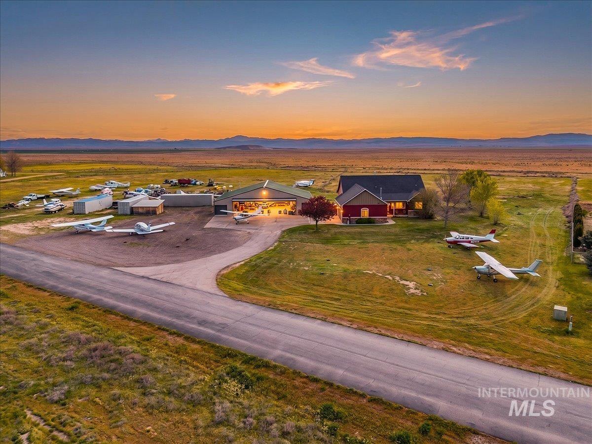 11850 Touch N Go Ave, Boise, Idaho 83716, 4 Bedrooms, 3 Bathrooms, Residential For Sale, Price $979,000,MLS 98983481