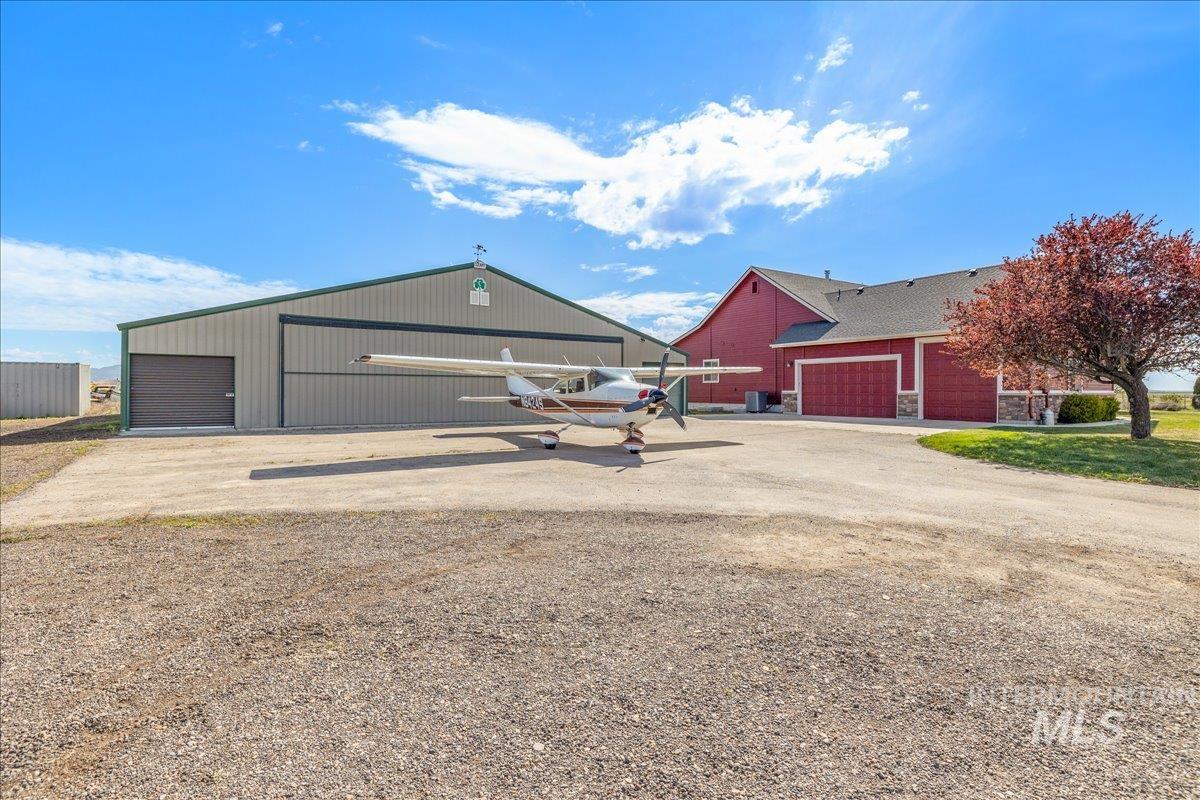 11850 Touch N Go Ave, Boise, Idaho 83716, 4 Bedrooms, 3 Bathrooms, Residential For Sale, Price $979,000,MLS 98983481